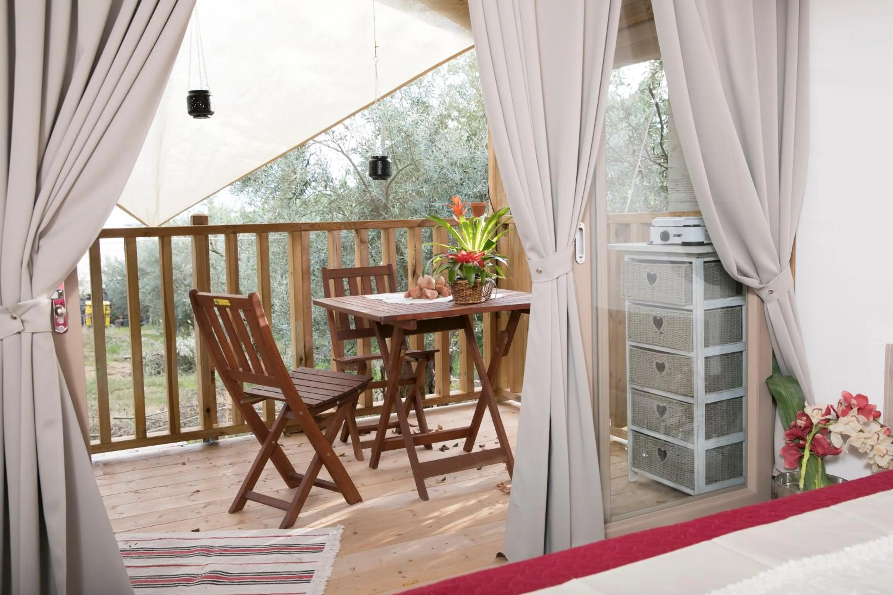 Patio in Ciriga Sicily Glamping