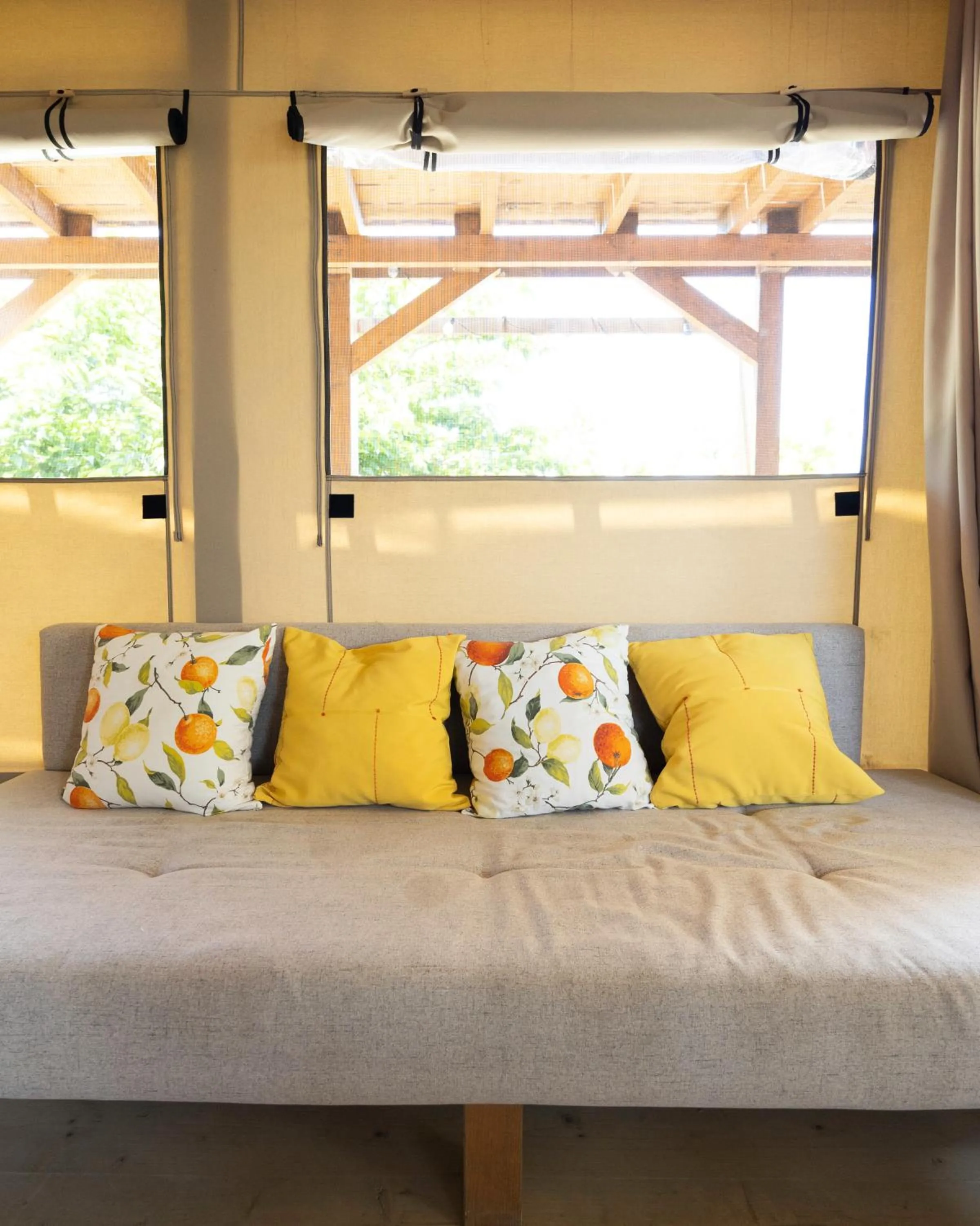 Living room, Bed in Ciriga Sicily Glamping