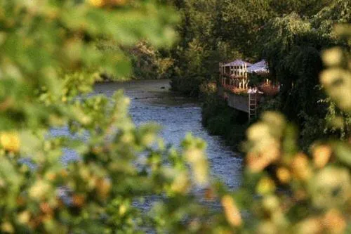 Area and facilities in Hotel Val De La Cascade