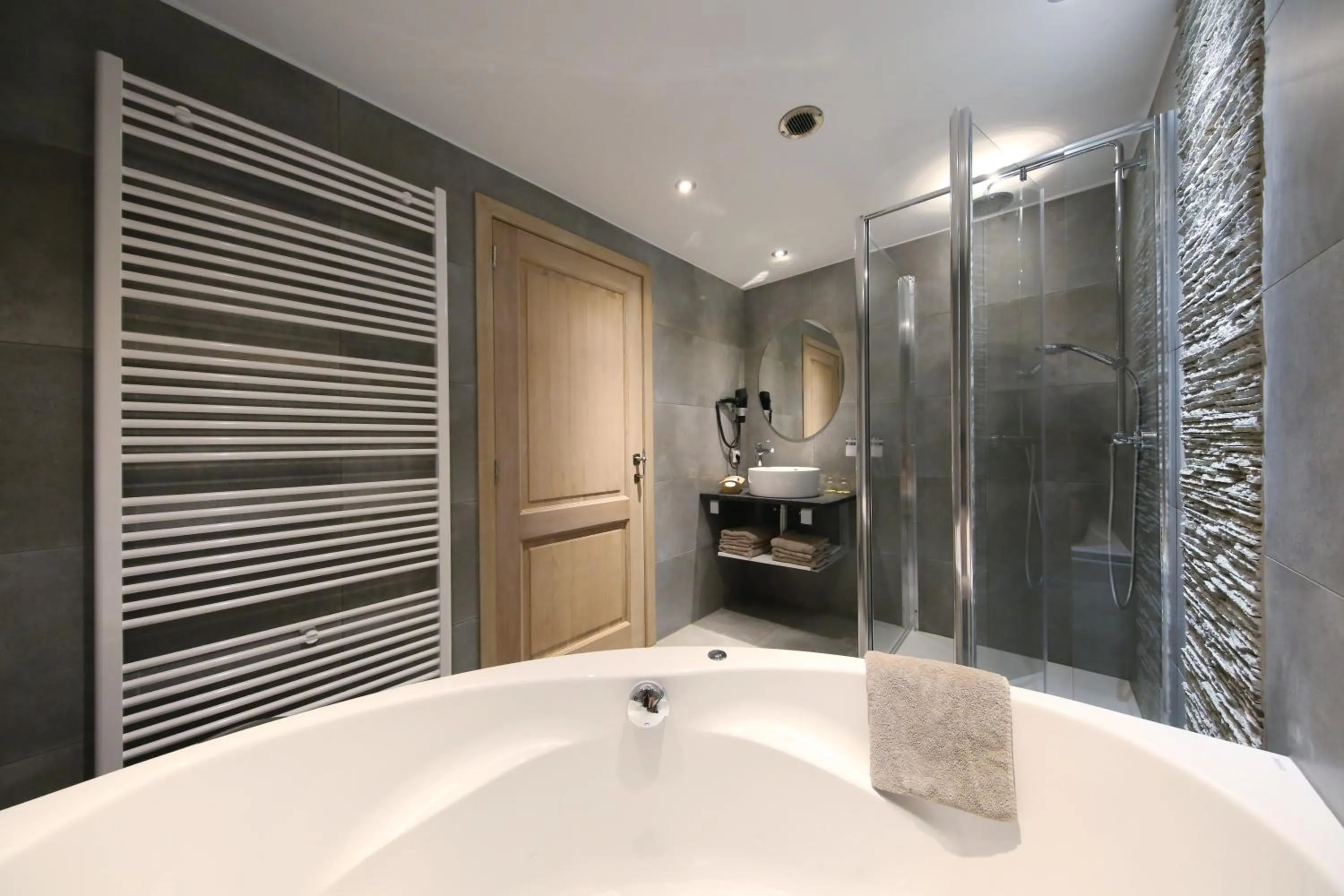 Bathroom in Hotel Val De La Cascade