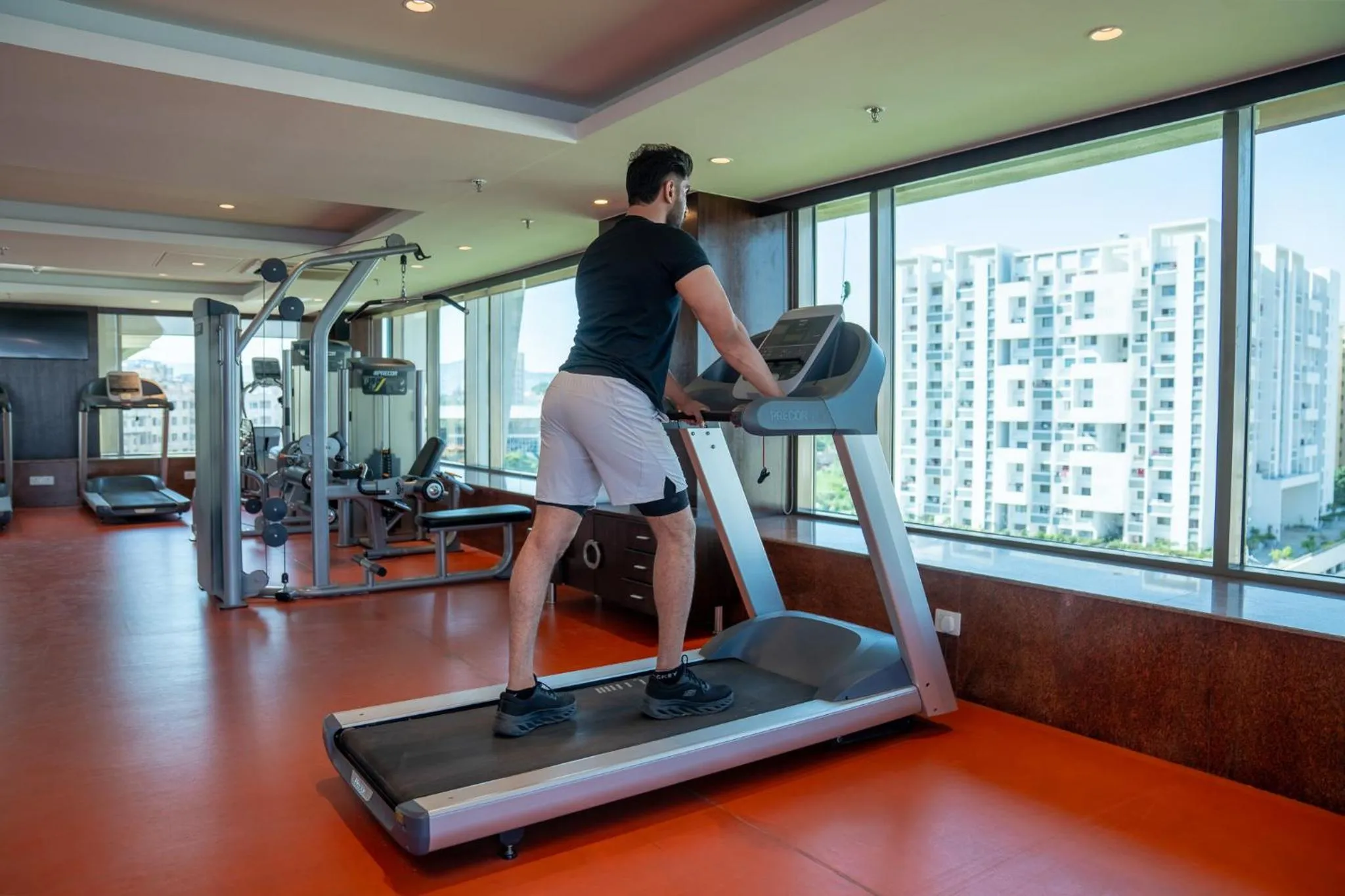 Fitness centre/facilities in Radisson Blu Pune Hinjawadi