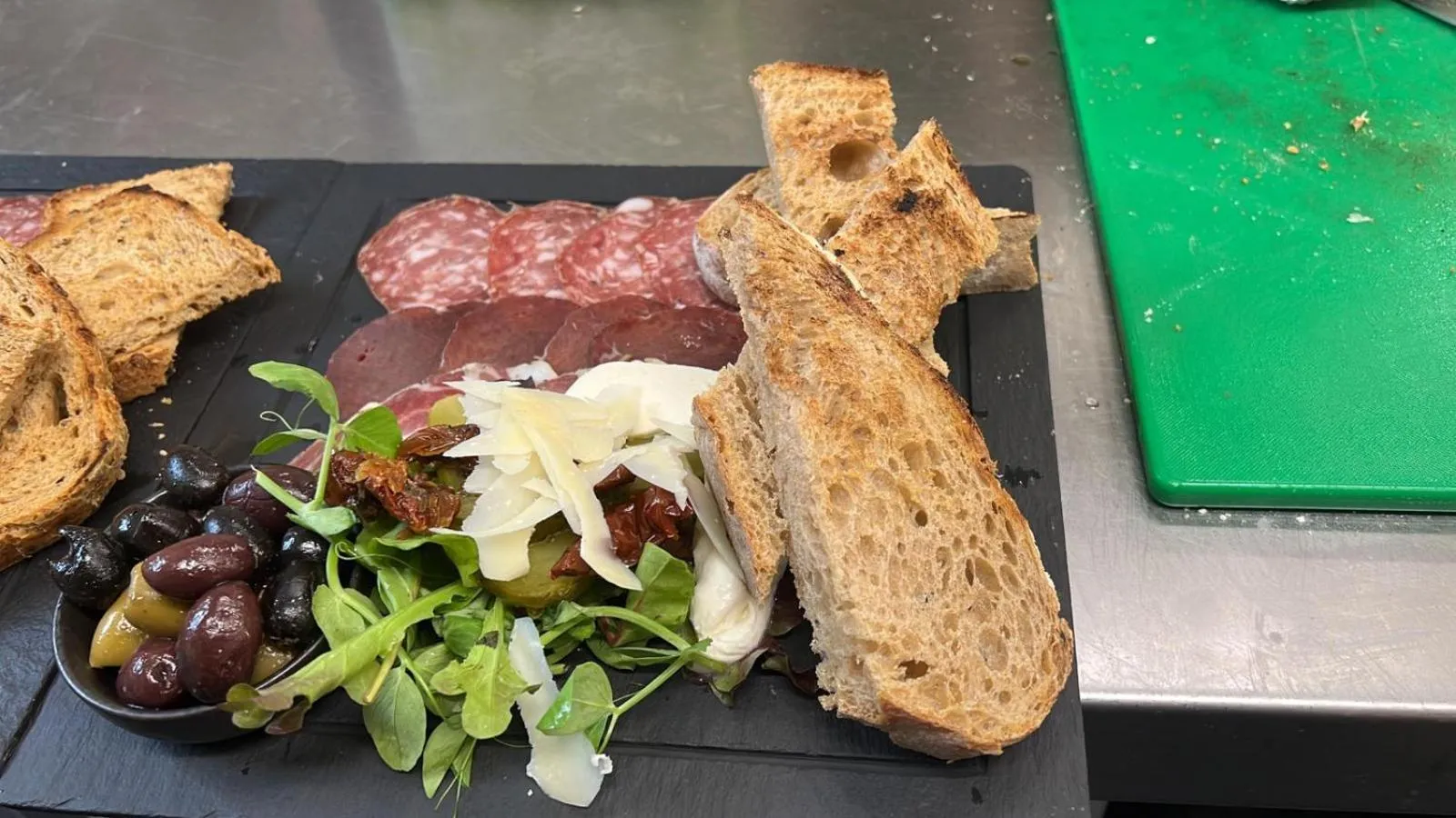 Food and drinks in The Crown Inn