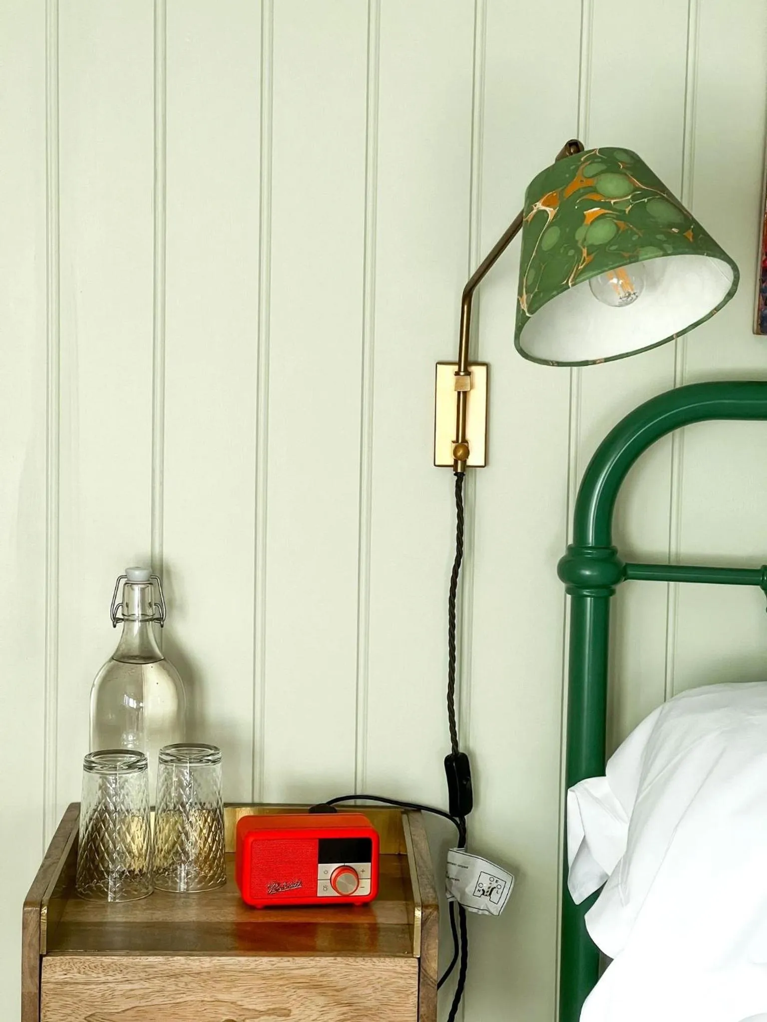 Bedroom, Bed in The Crown Inn