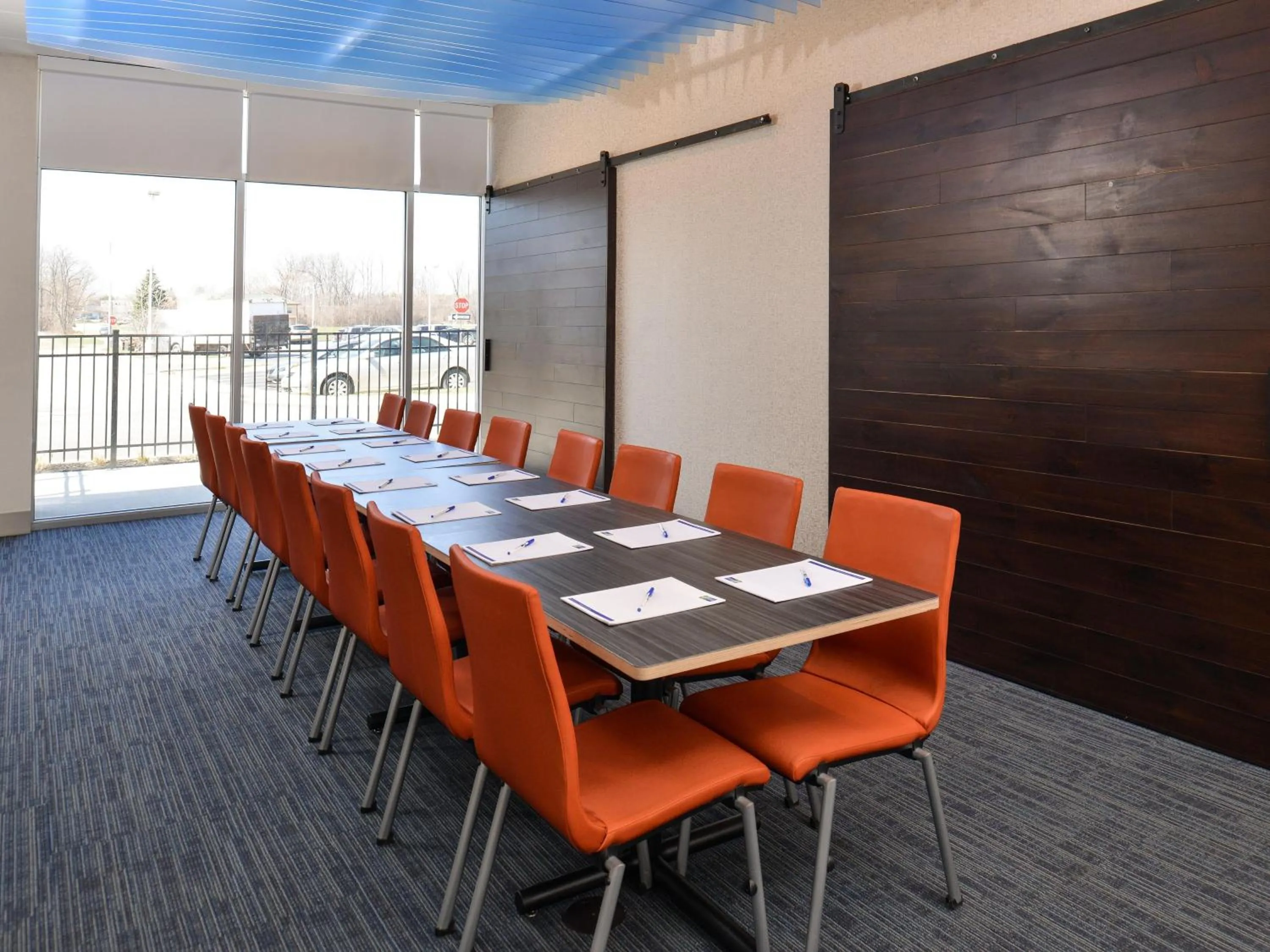 Meeting/conference room in Holiday Inn Express & Suites - Brighton South - US 23 by IHG