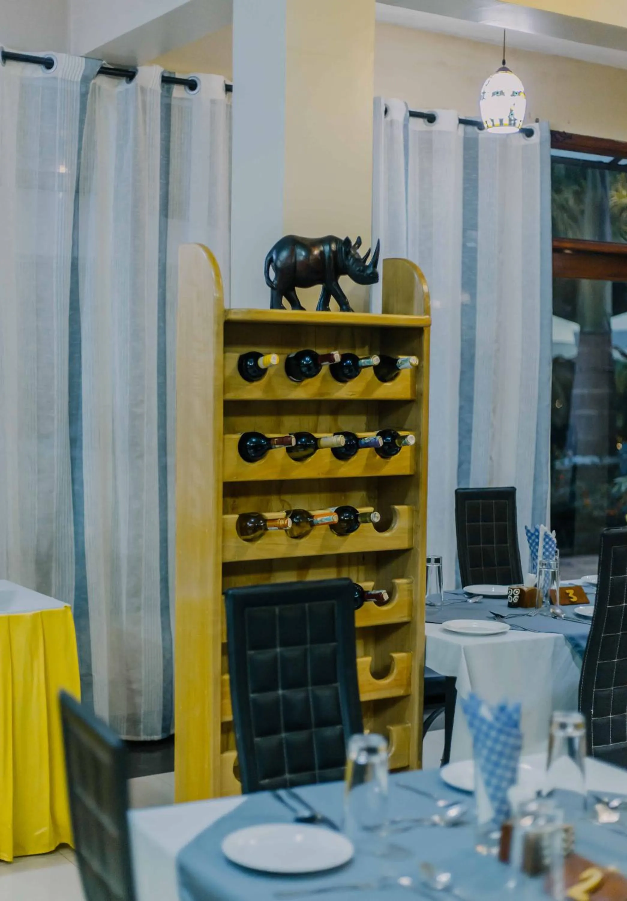 Restaurant/places to eat in Panama Garden Resort