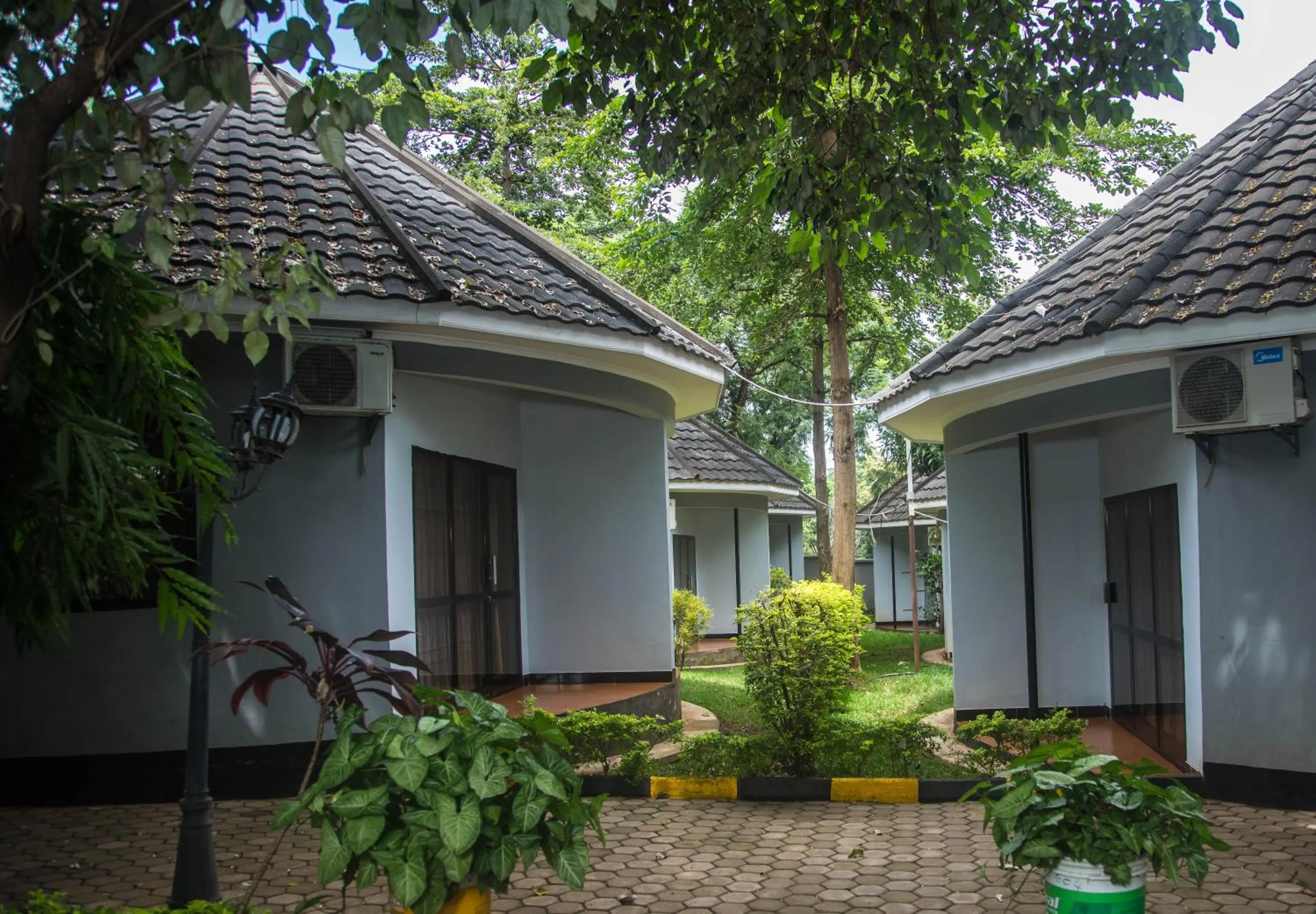 Property building in Panama Garden Resort