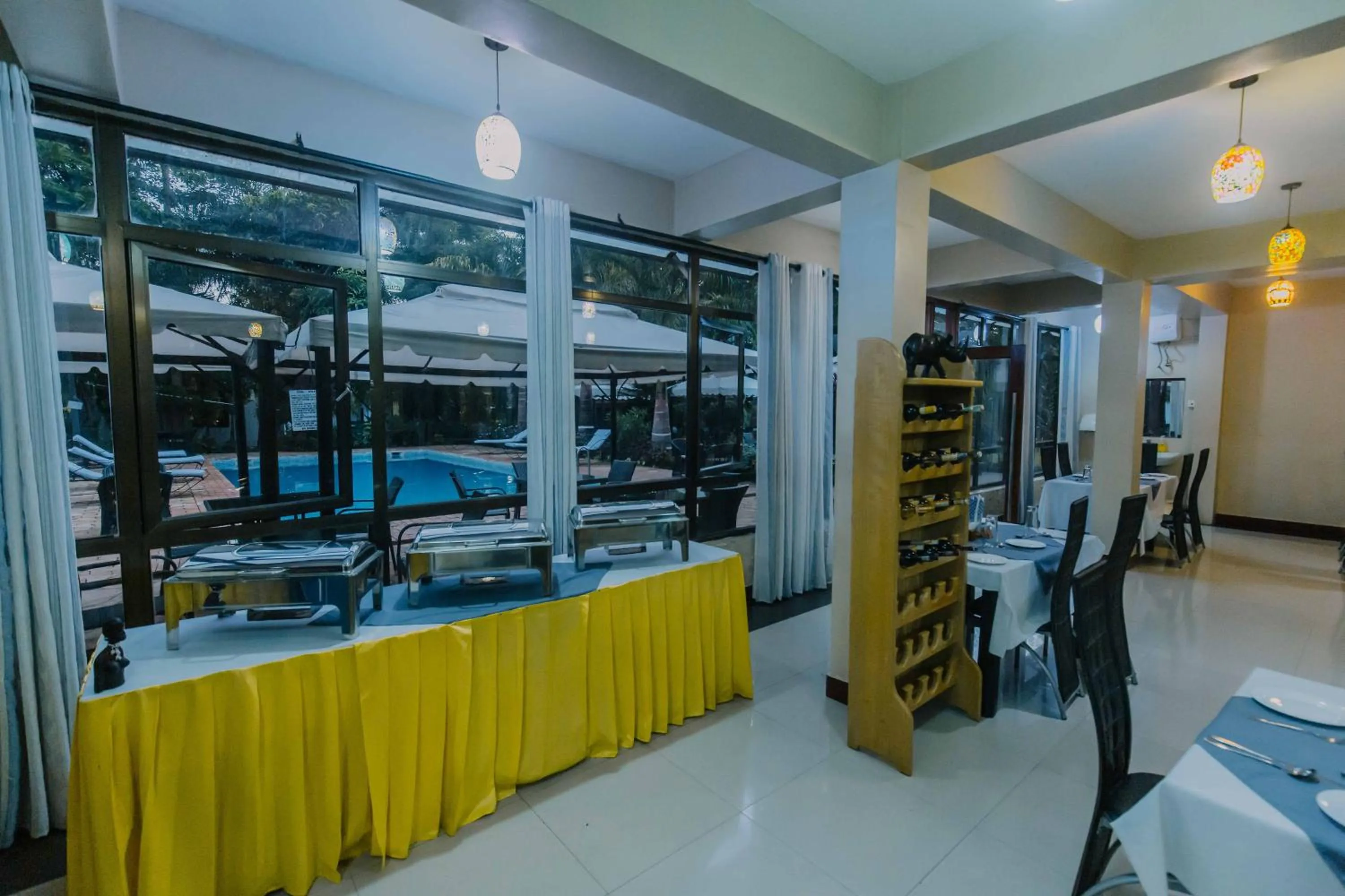 Restaurant/places to eat in Panama Garden Resort