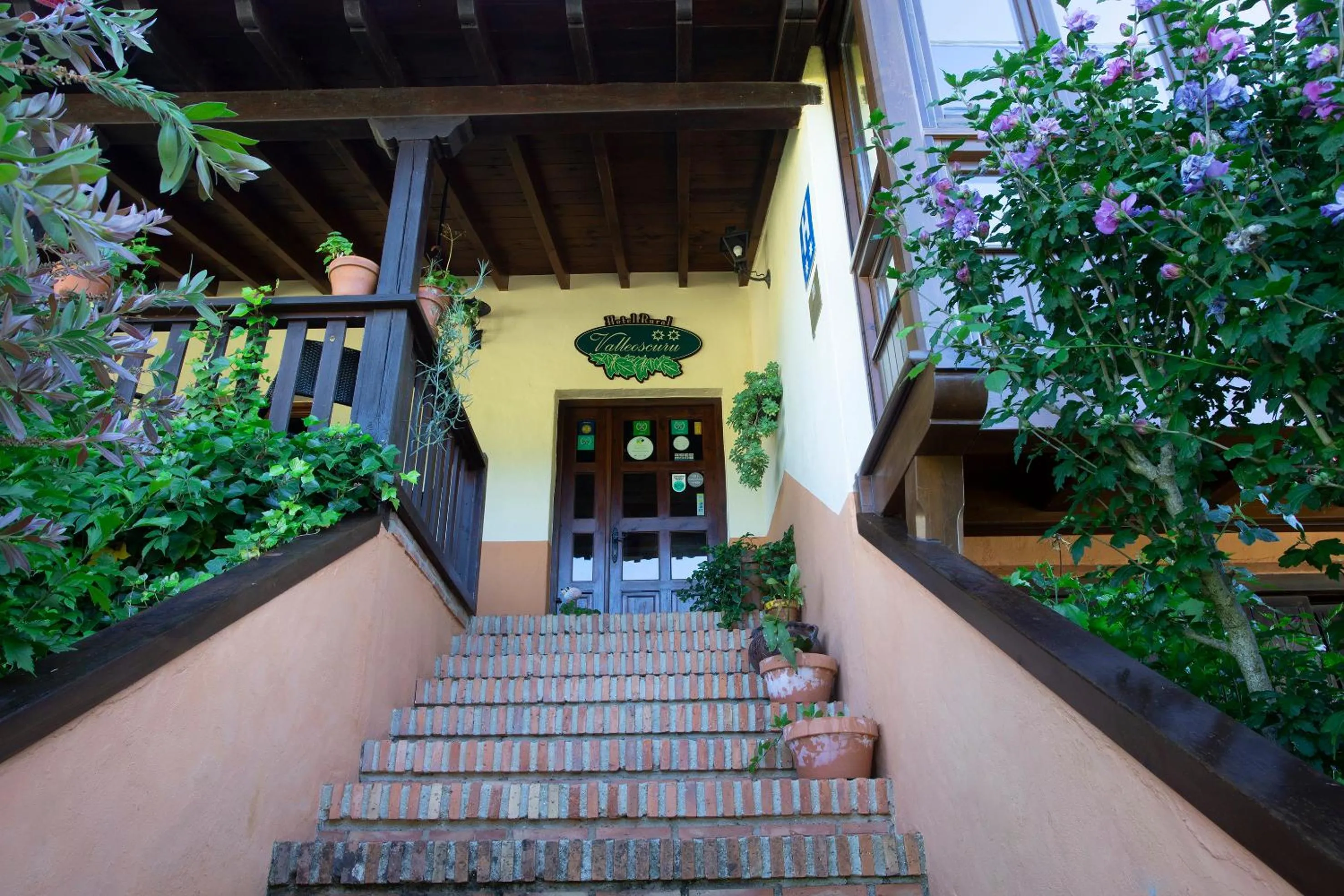 Facade/entrance in Hotel Rural Valleoscuru