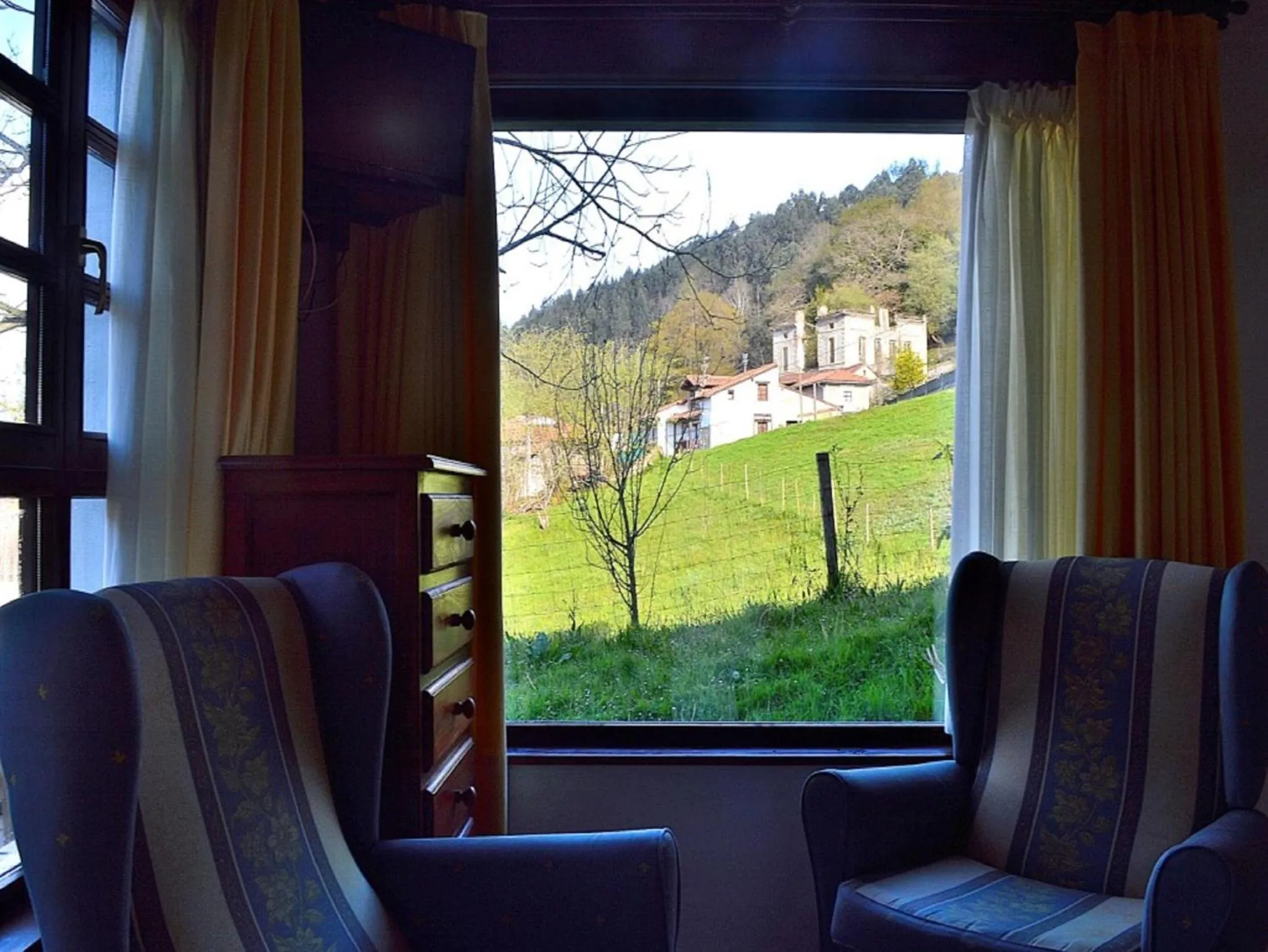 Living room in Hotel Rural Valleoscuru