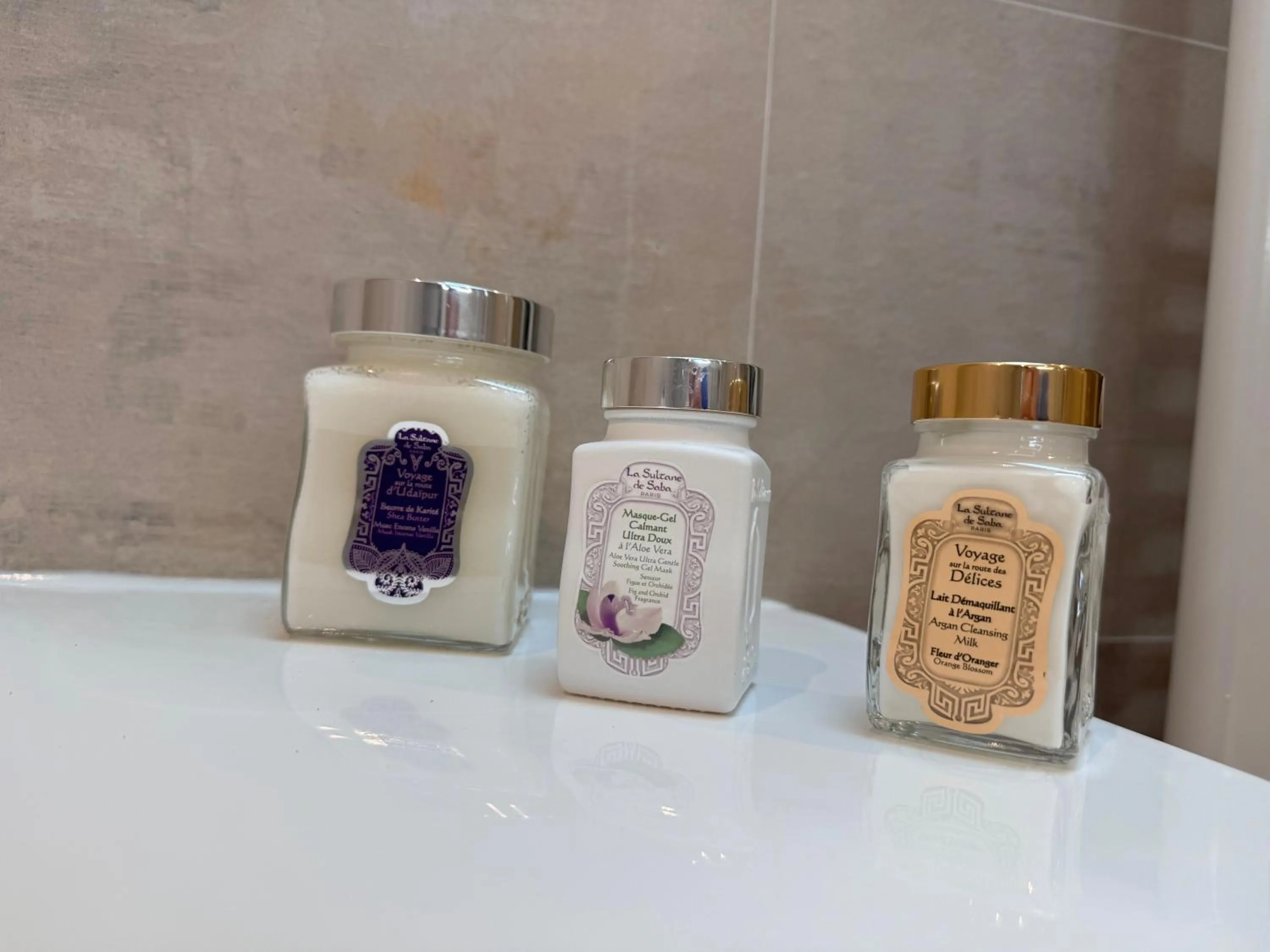 Bathroom in Brit Hotel de Grignan Vichy