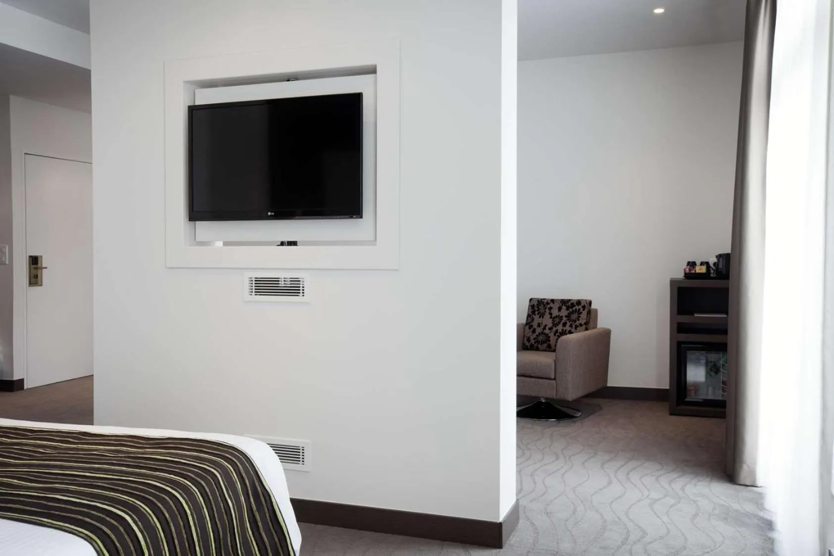 Bedroom in Brit Hotel de Grignan Vichy