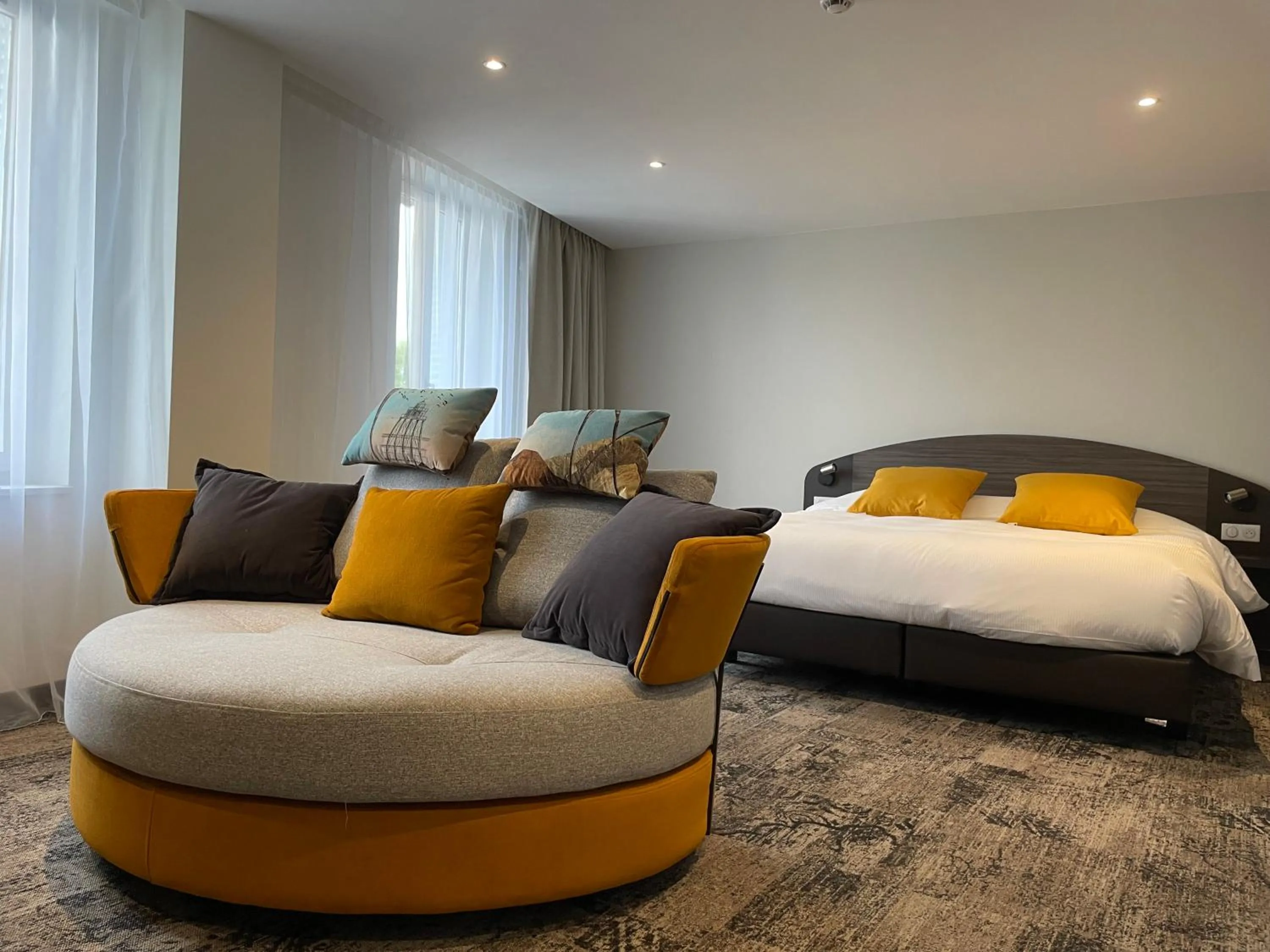 Bedroom, Bed in Brit Hotel de Grignan Vichy