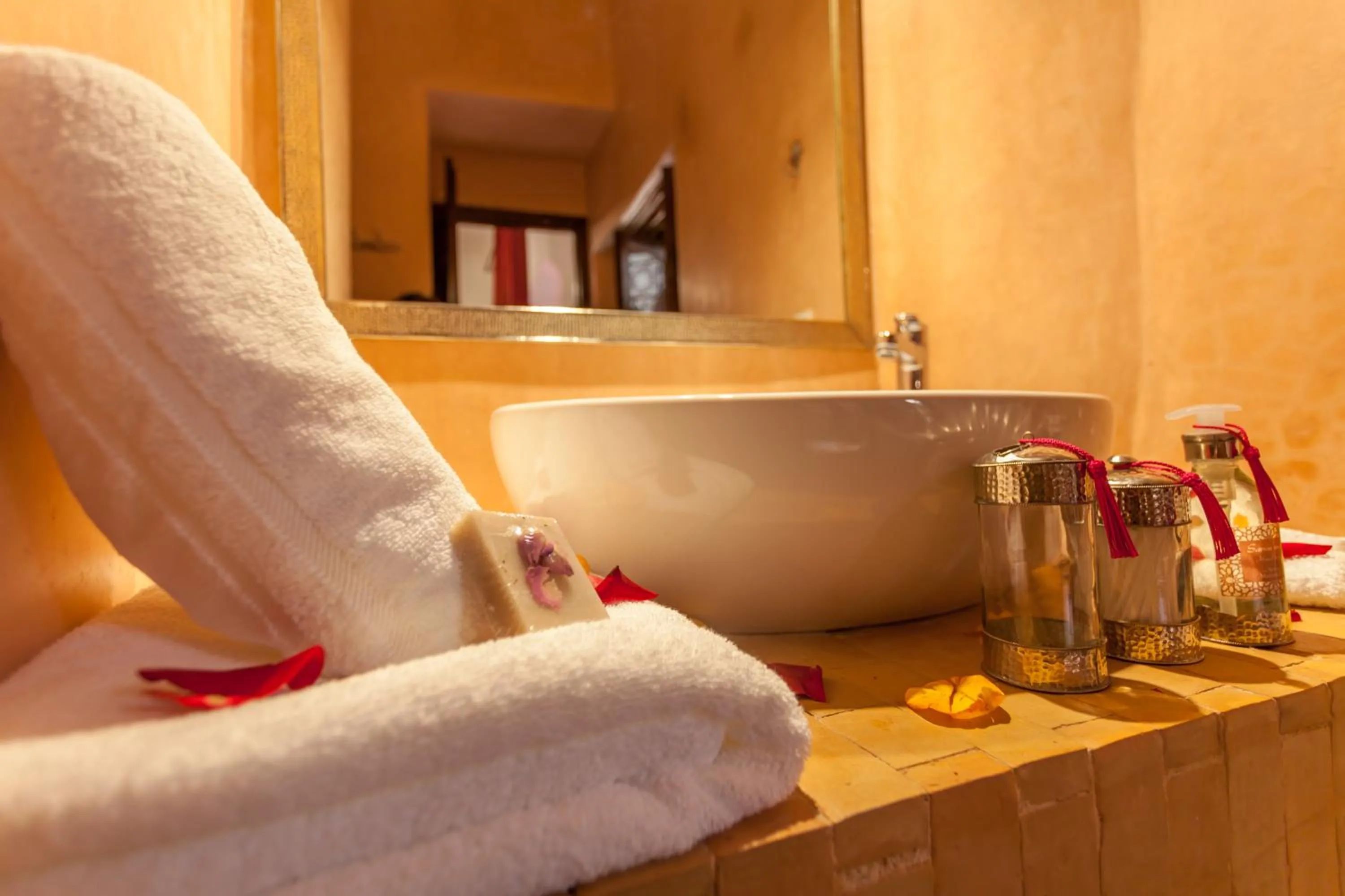 Shower in Riad Dar Yema