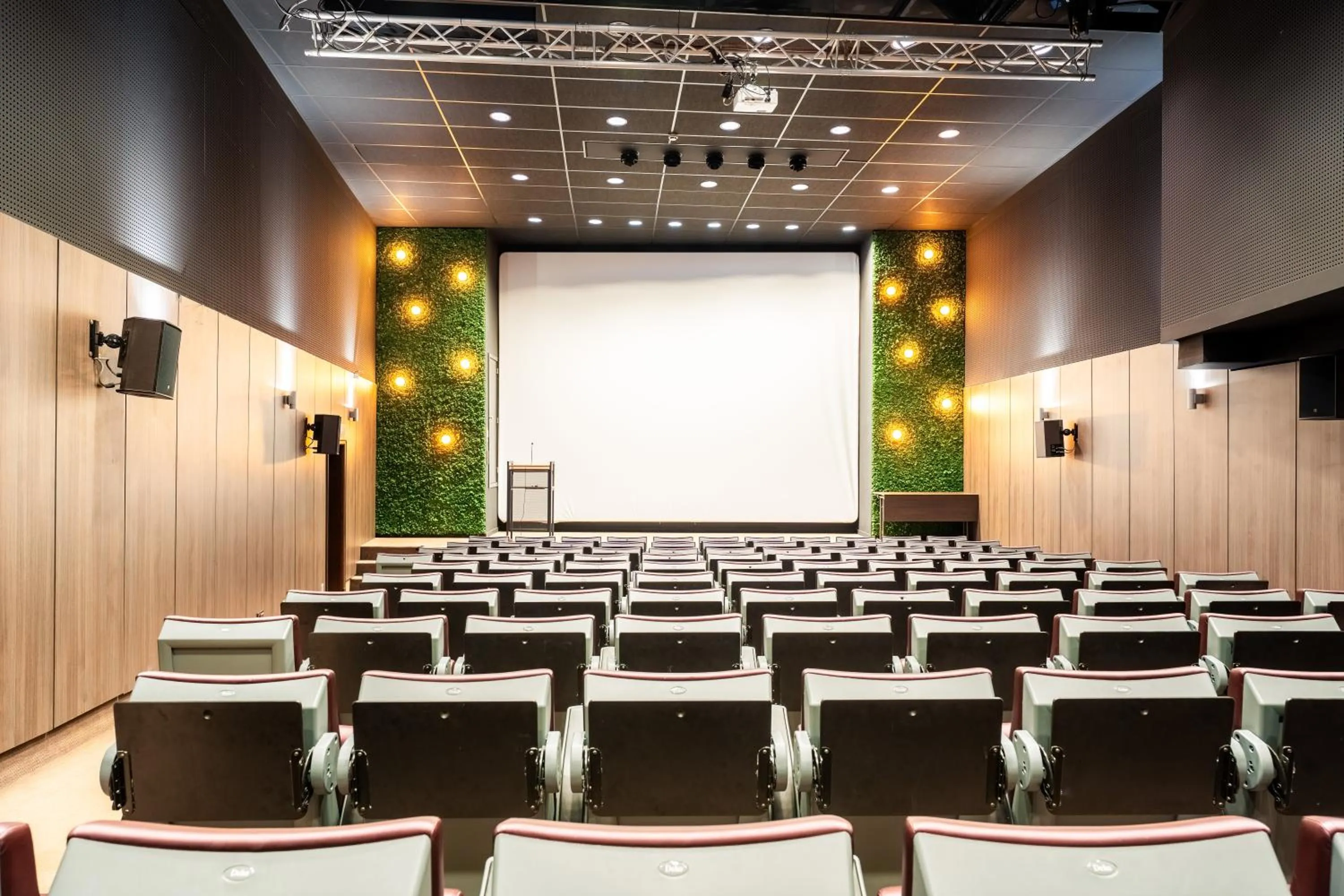 Meeting/conference room in Marivaux Hotel