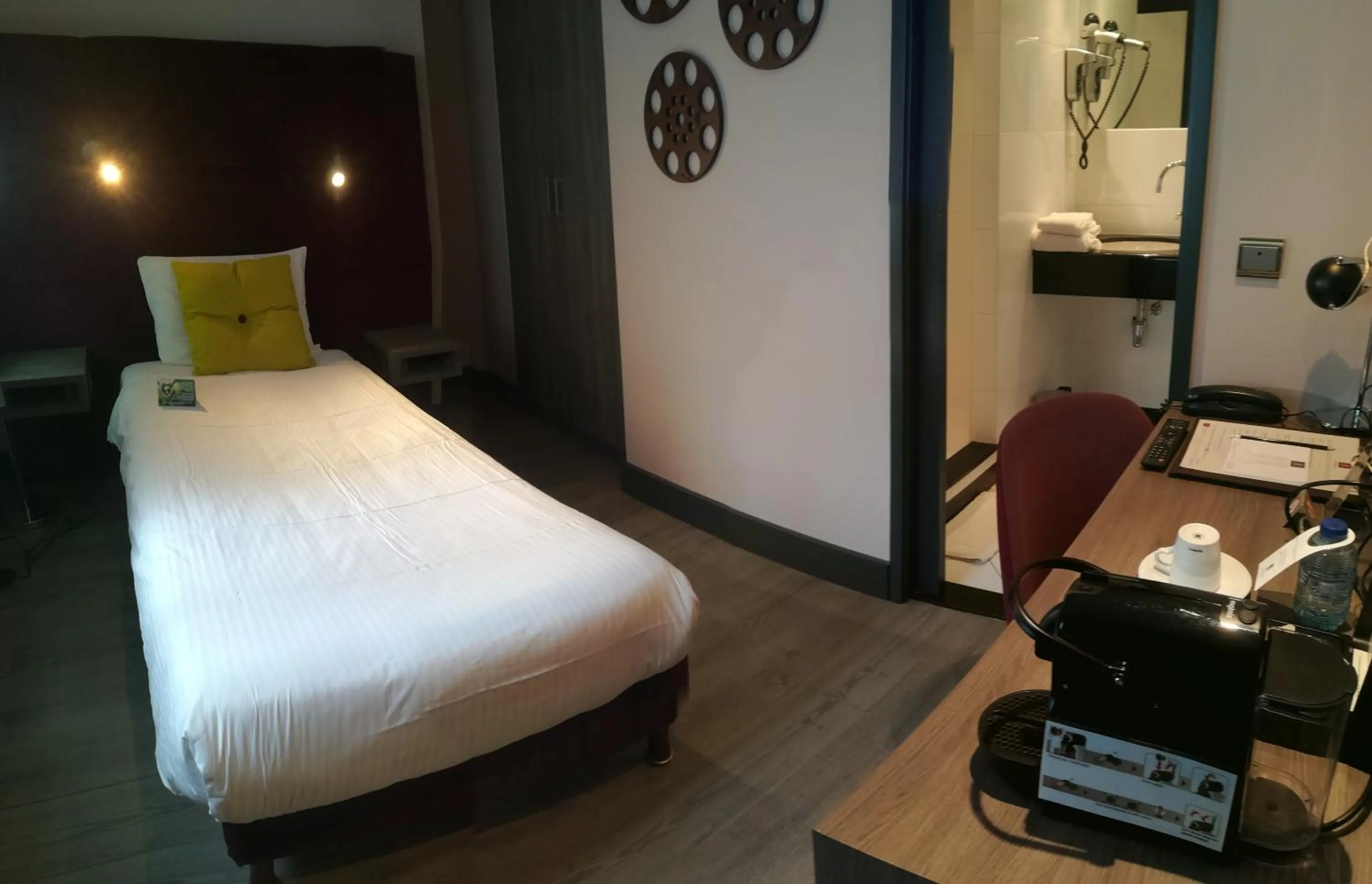 Standard Single Room in Marivaux Hotel
