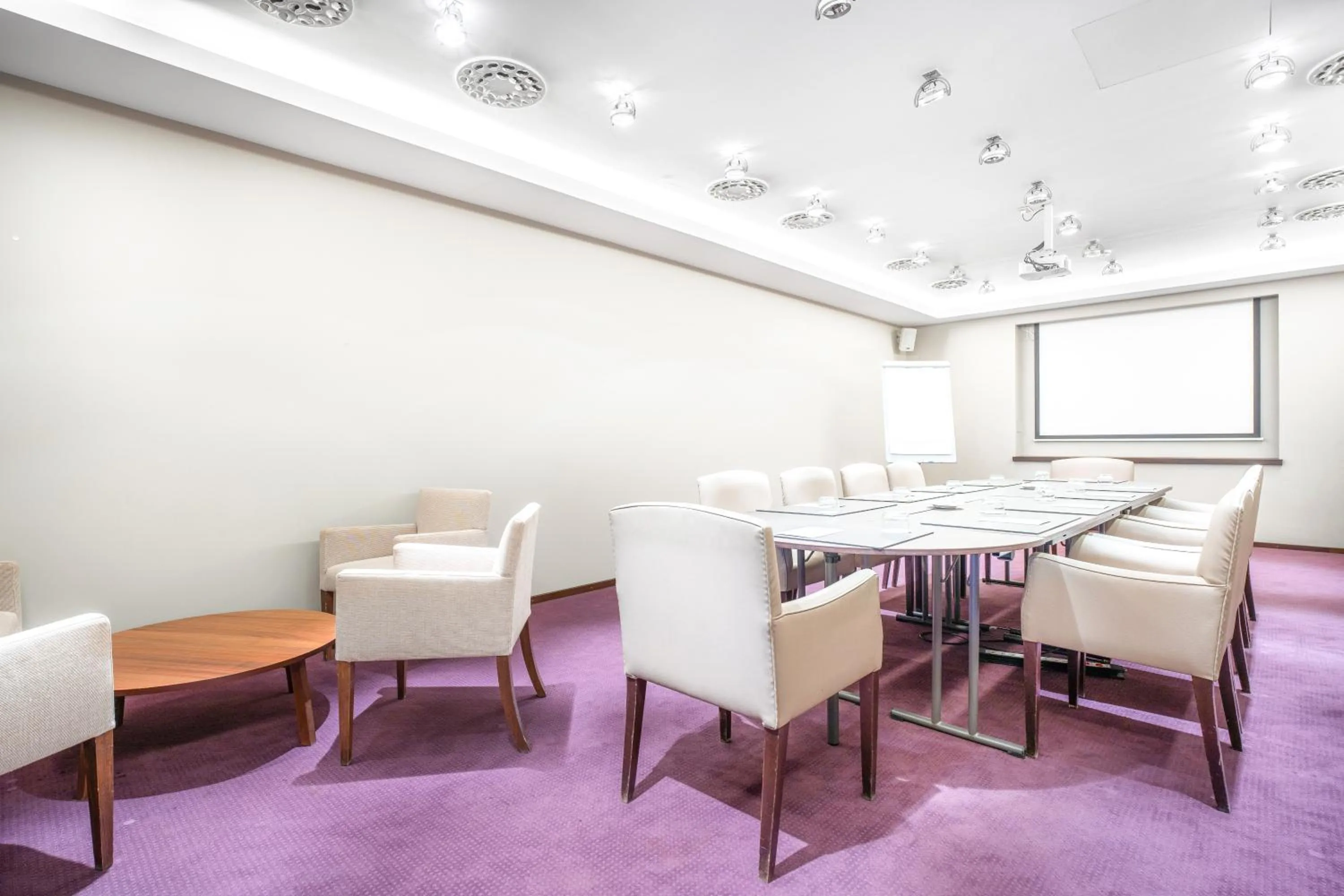 Meeting/conference room in Marivaux Hotel