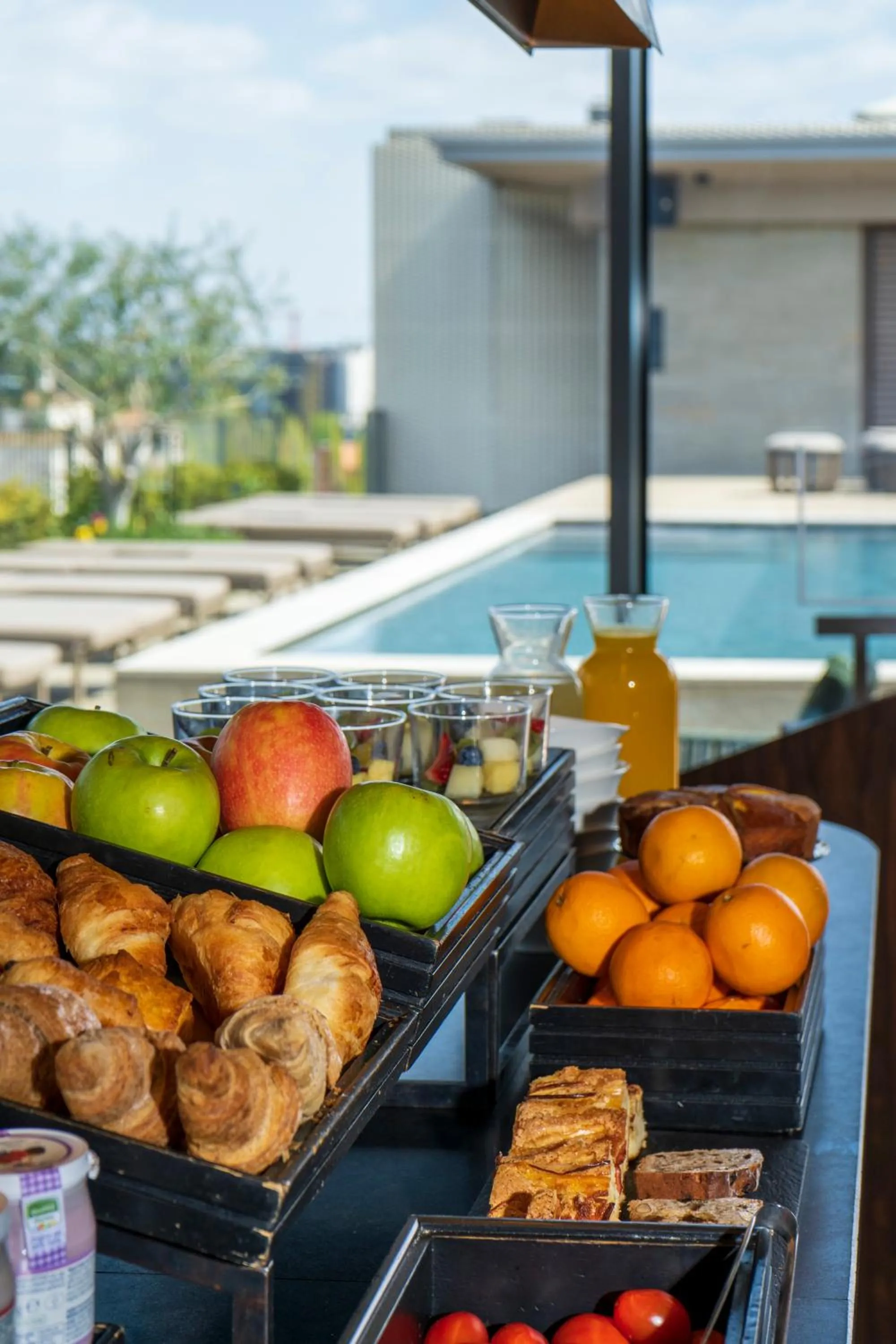 Breakfast in Hotel VIU Milan, a Member of Design Hotels