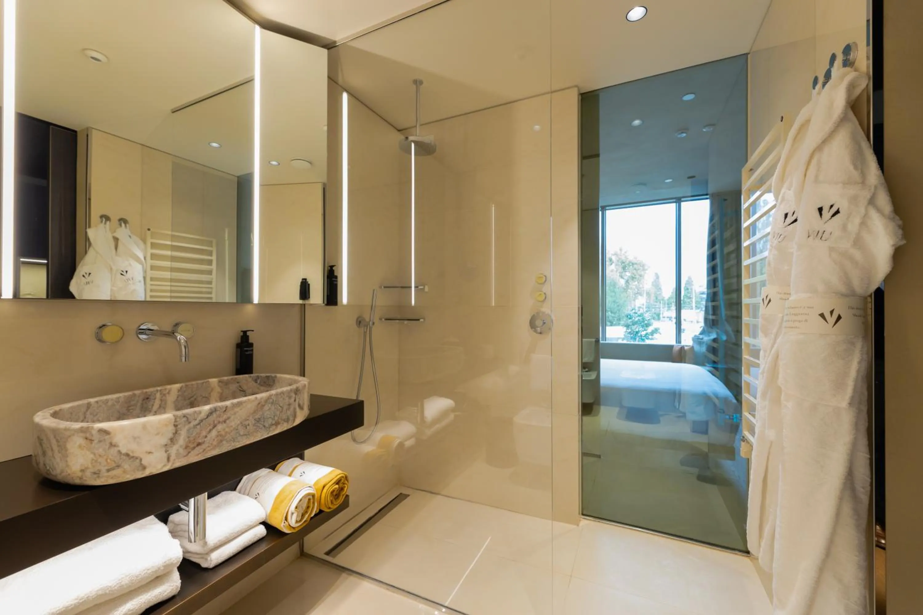 Shower in Hotel VIU Milan, a Member of Design Hotels