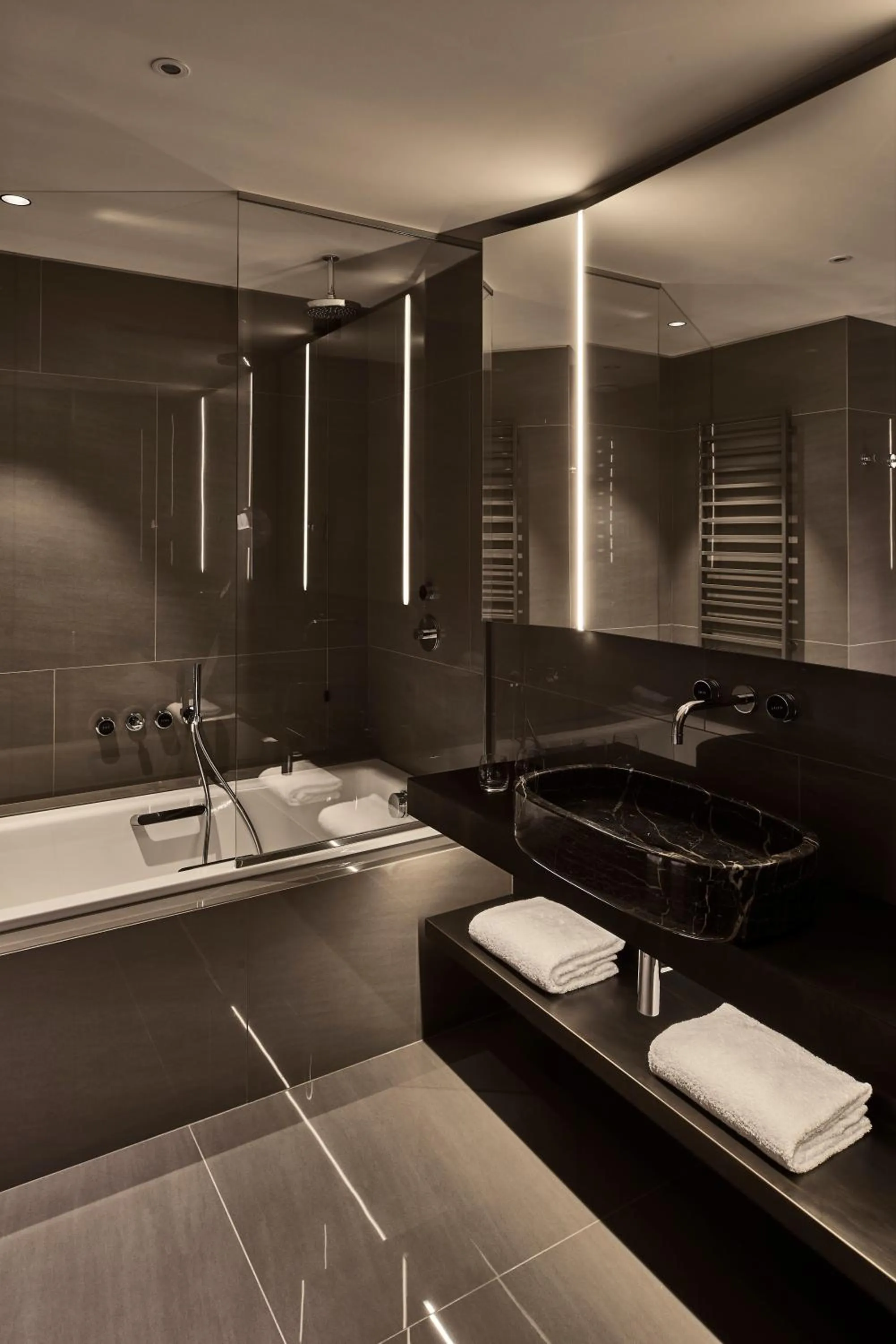 Shower in Hotel VIU Milan, a Member of Design Hotels