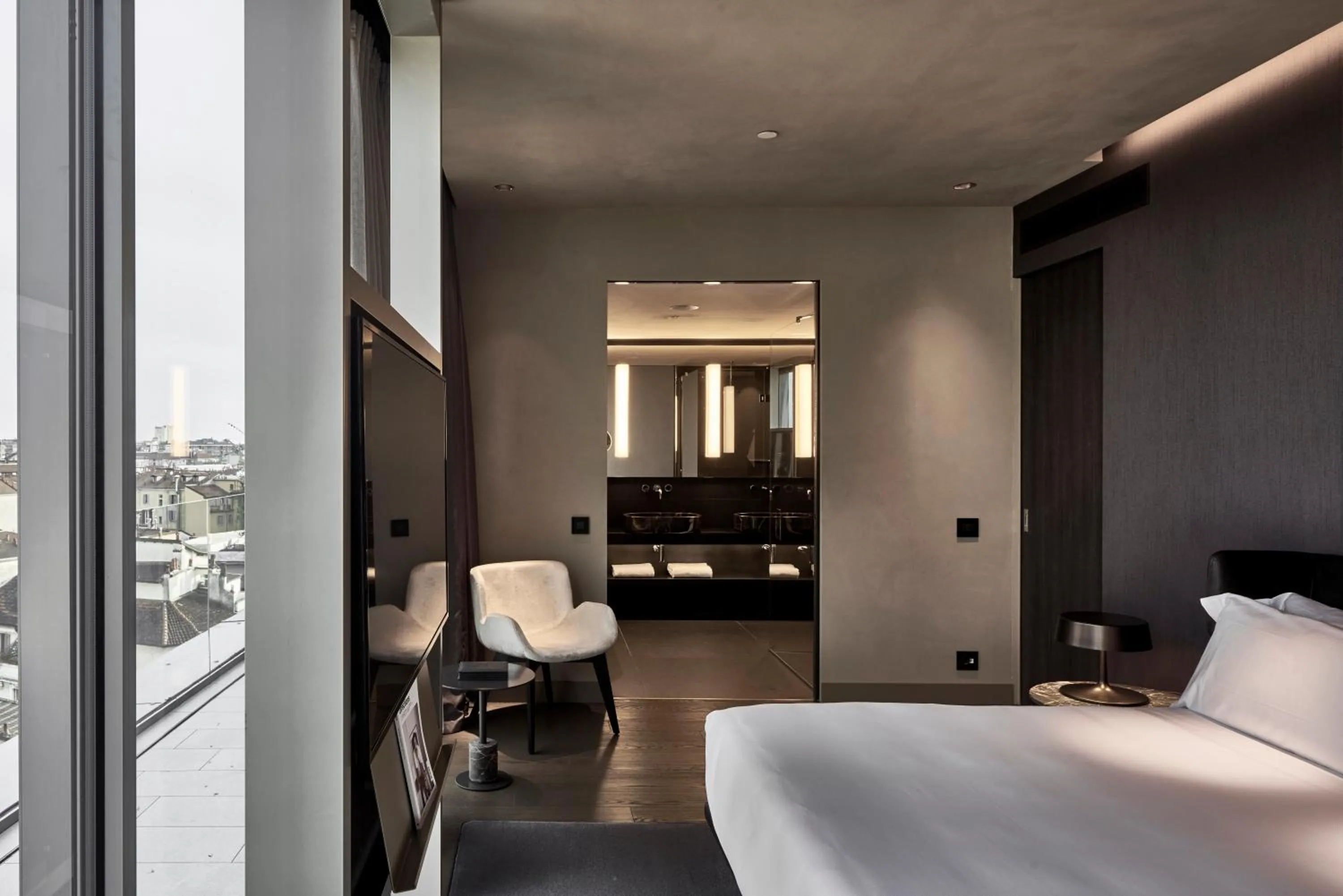 Bathroom, Bed in Hotel VIU Milan, a Member of Design Hotels