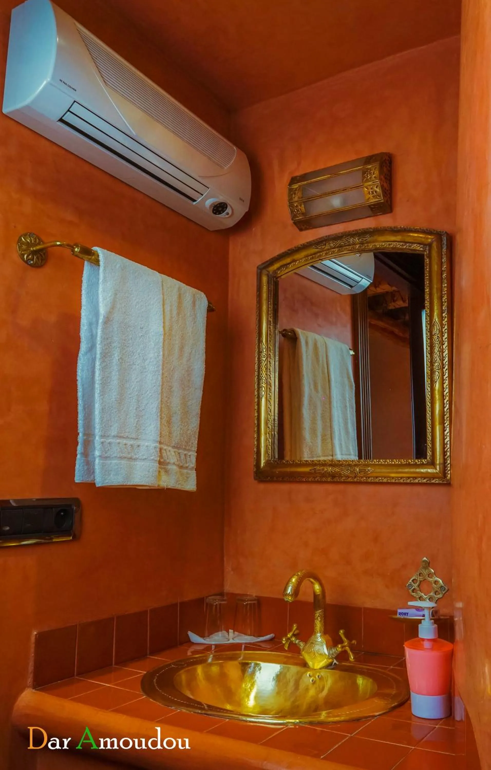 Bathroom in Dar Amoudou