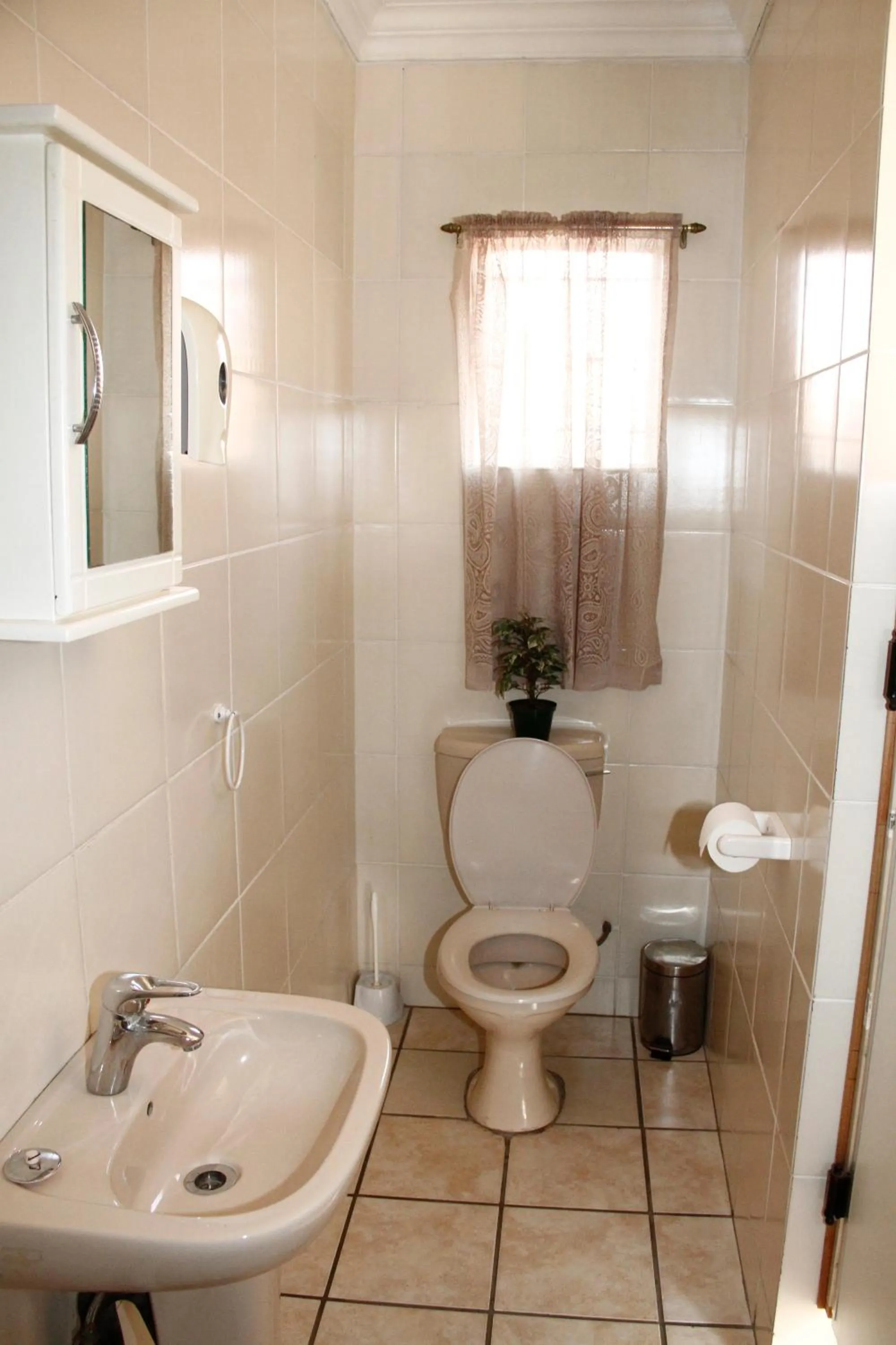 Toilet in Kalahari Guest House