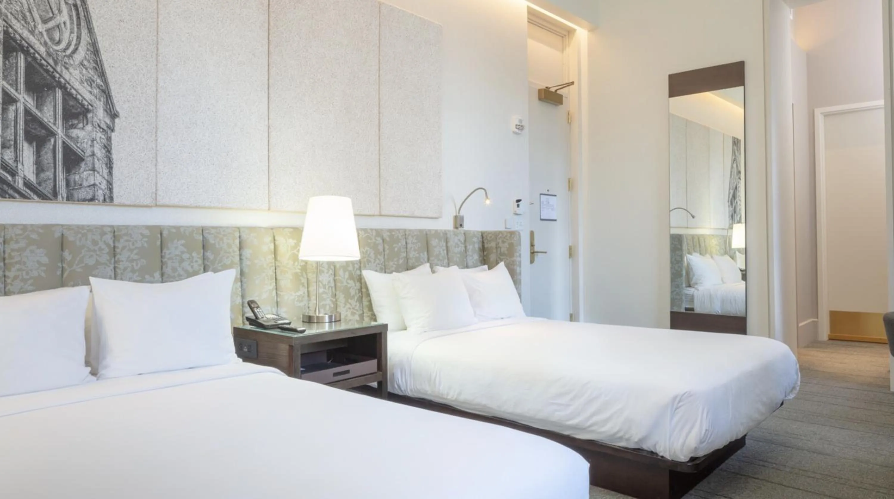 Bedroom, Bed in The Richardson Hotel