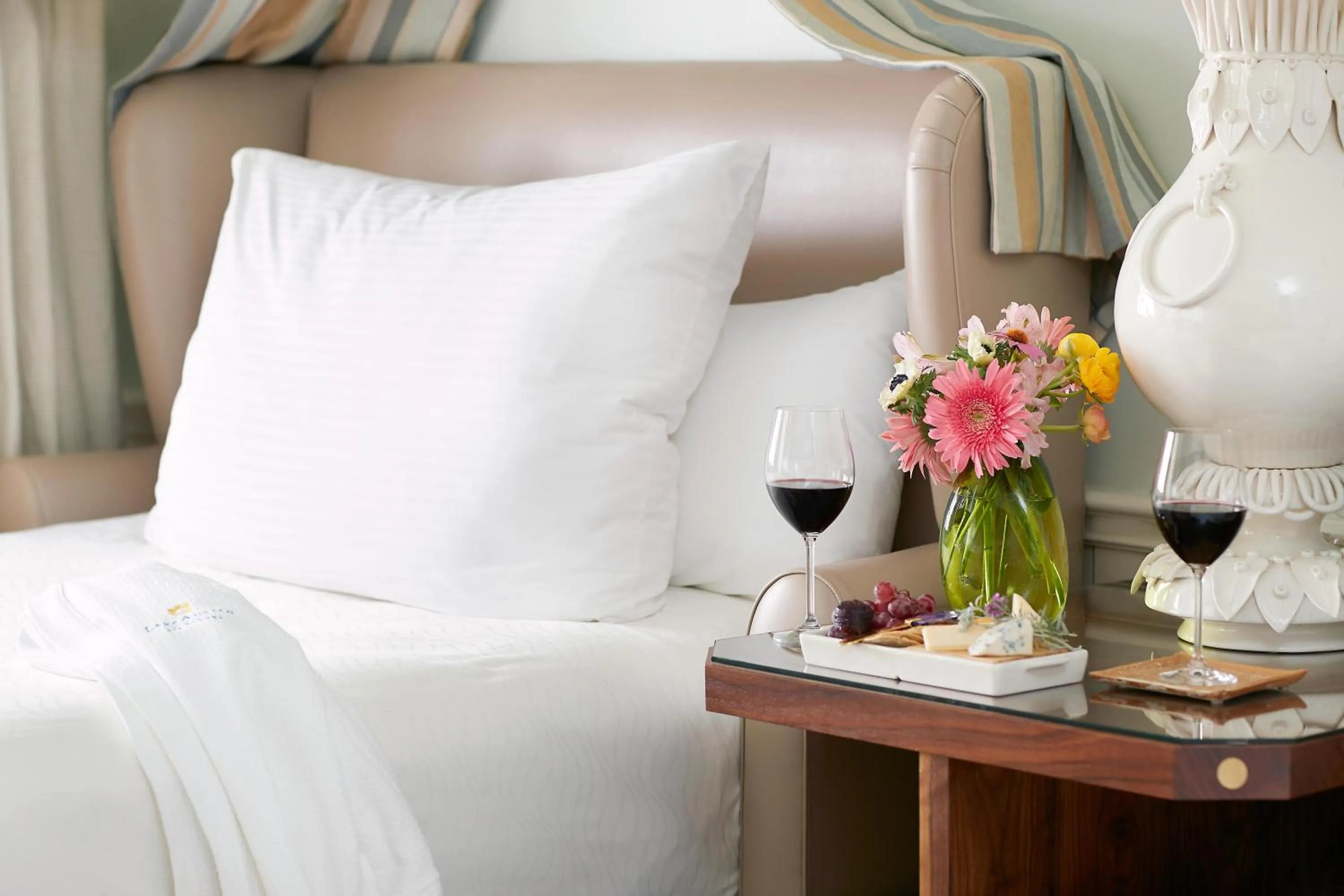 Photo of the whole room, Bed in Lake Austin Spa Resort - All Inclusive