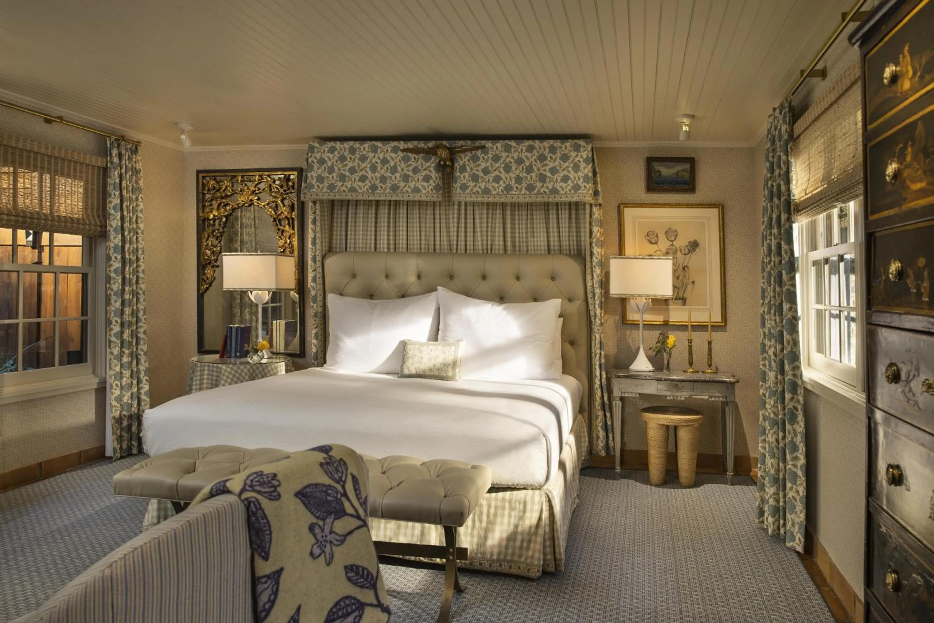 Photo of the whole room, Bed in Lake Austin Spa Resort - All Inclusive