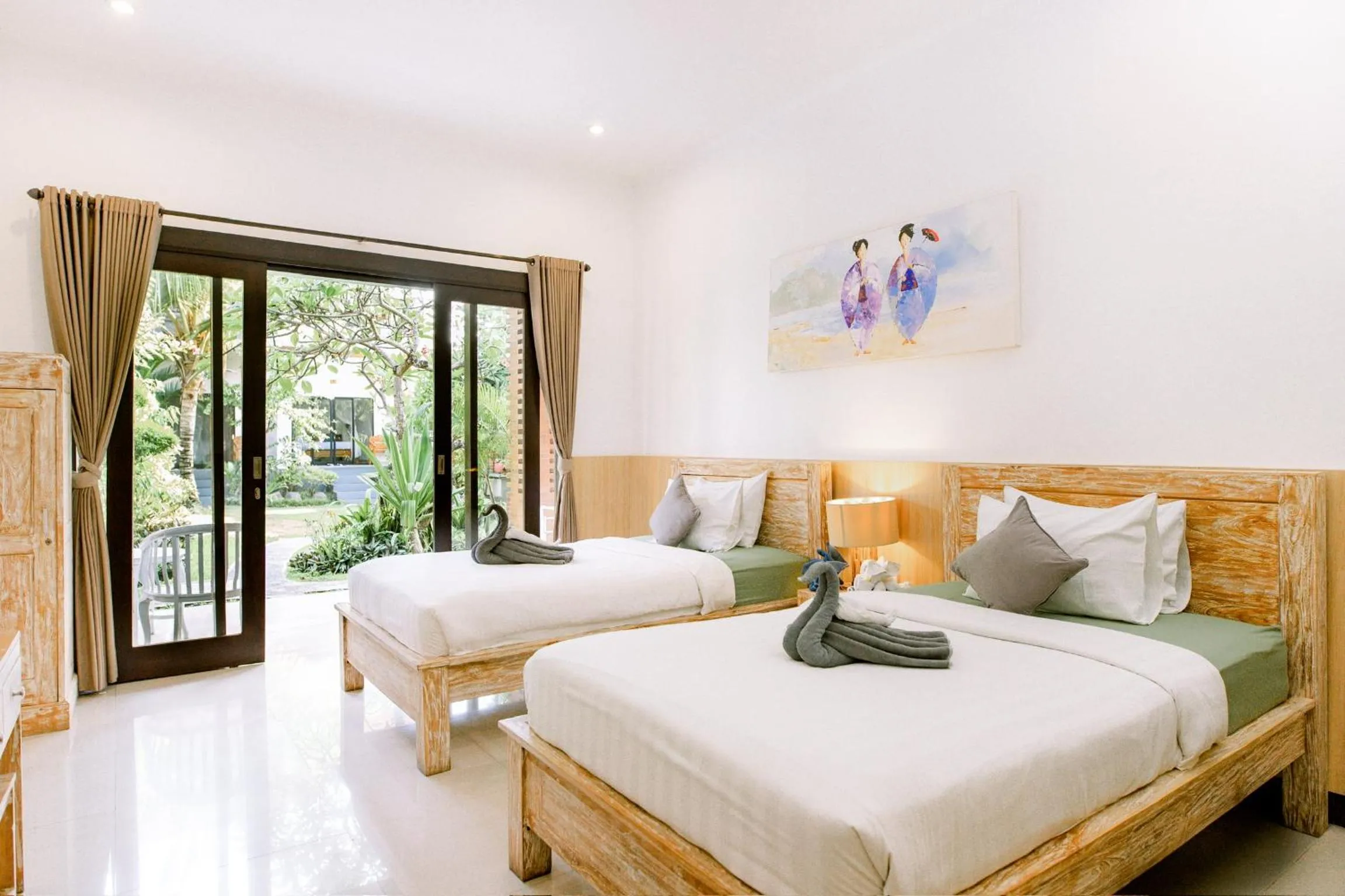 Bed in Lemon Guest House