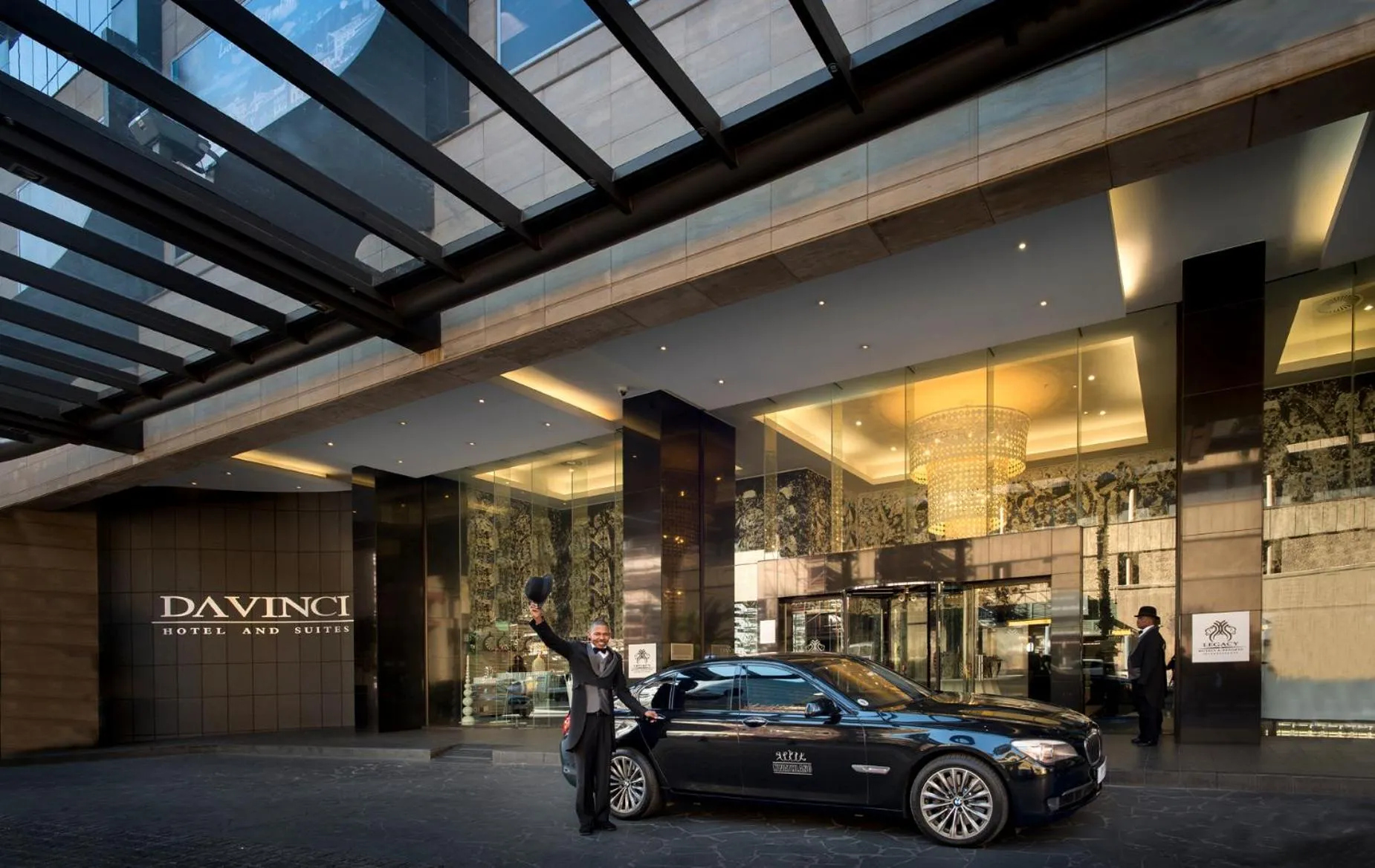 Facade/entrance in DAVINCI Suites