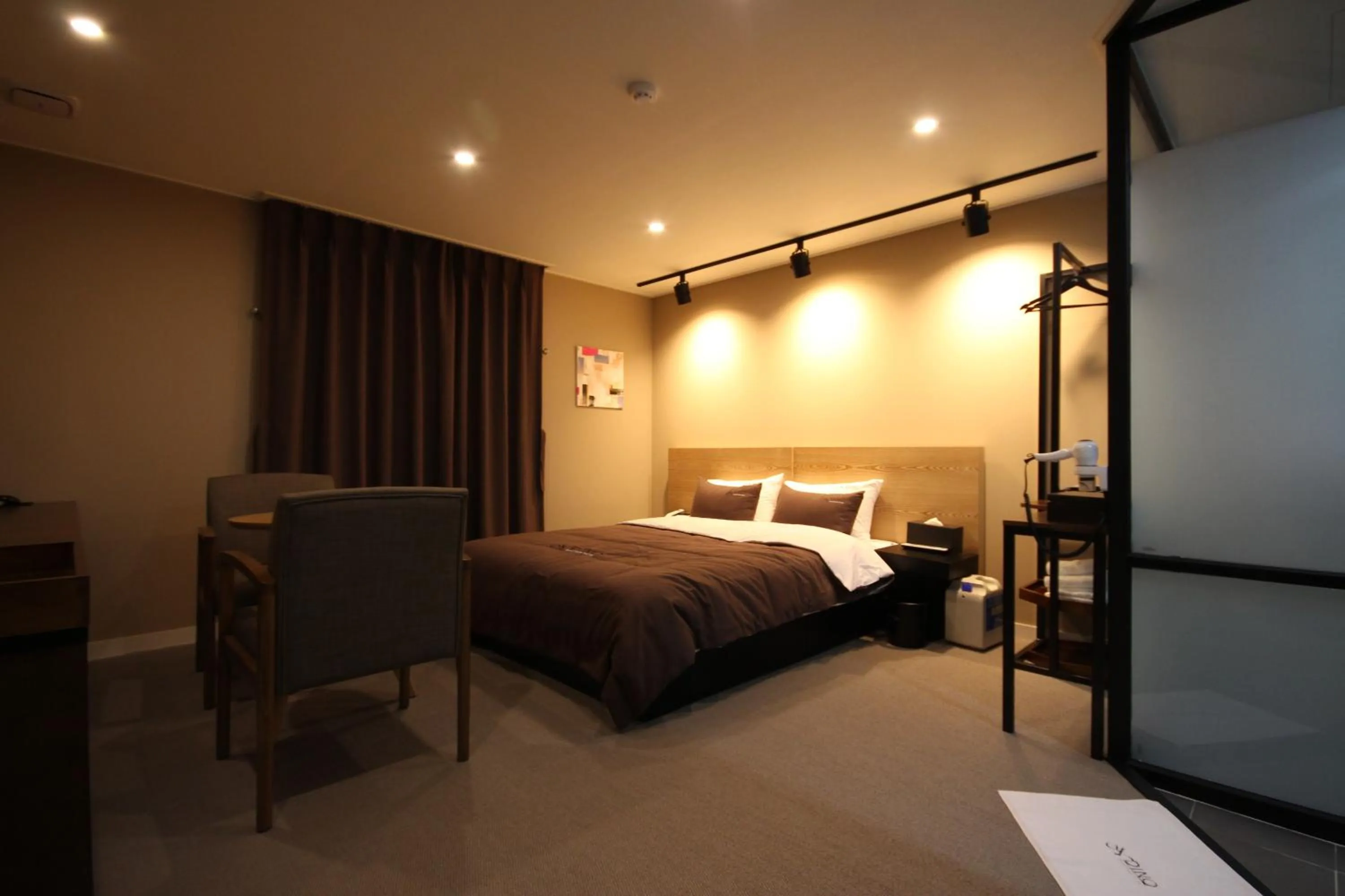 Bedroom, Bed in Busan Station Dino Hotel