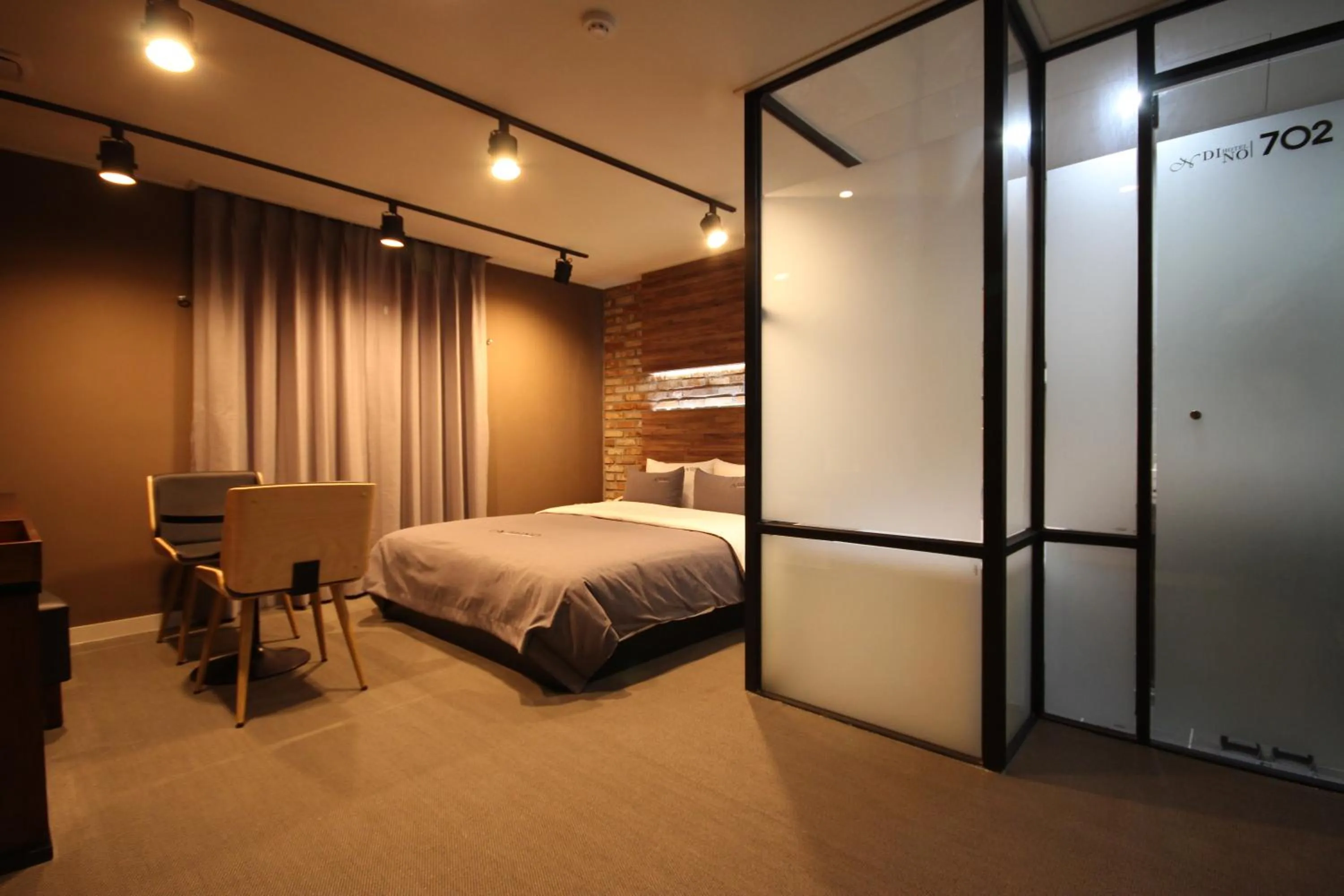 Bedroom, Bed in Busan Station Dino Hotel