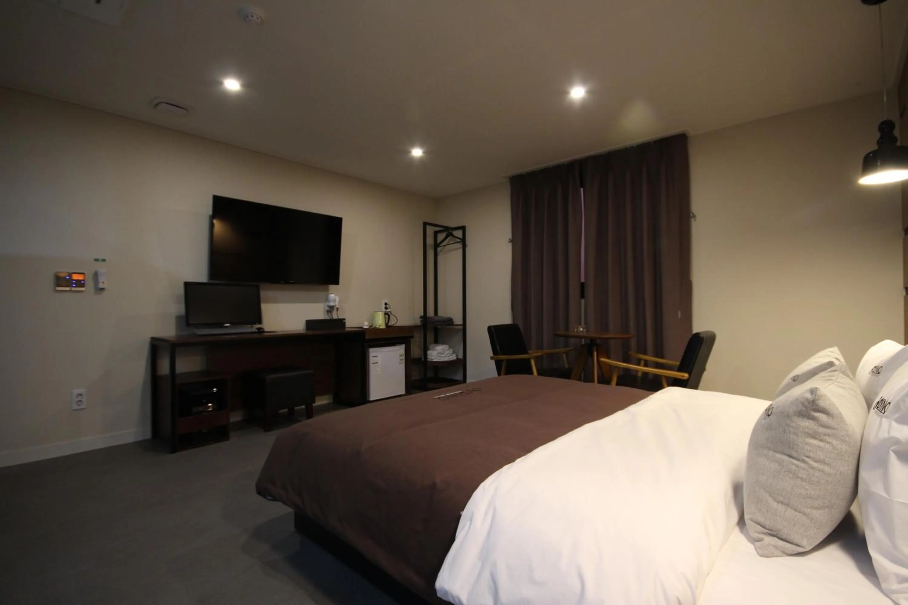 TV and multimedia, Bed in Busan Station Dino Hotel