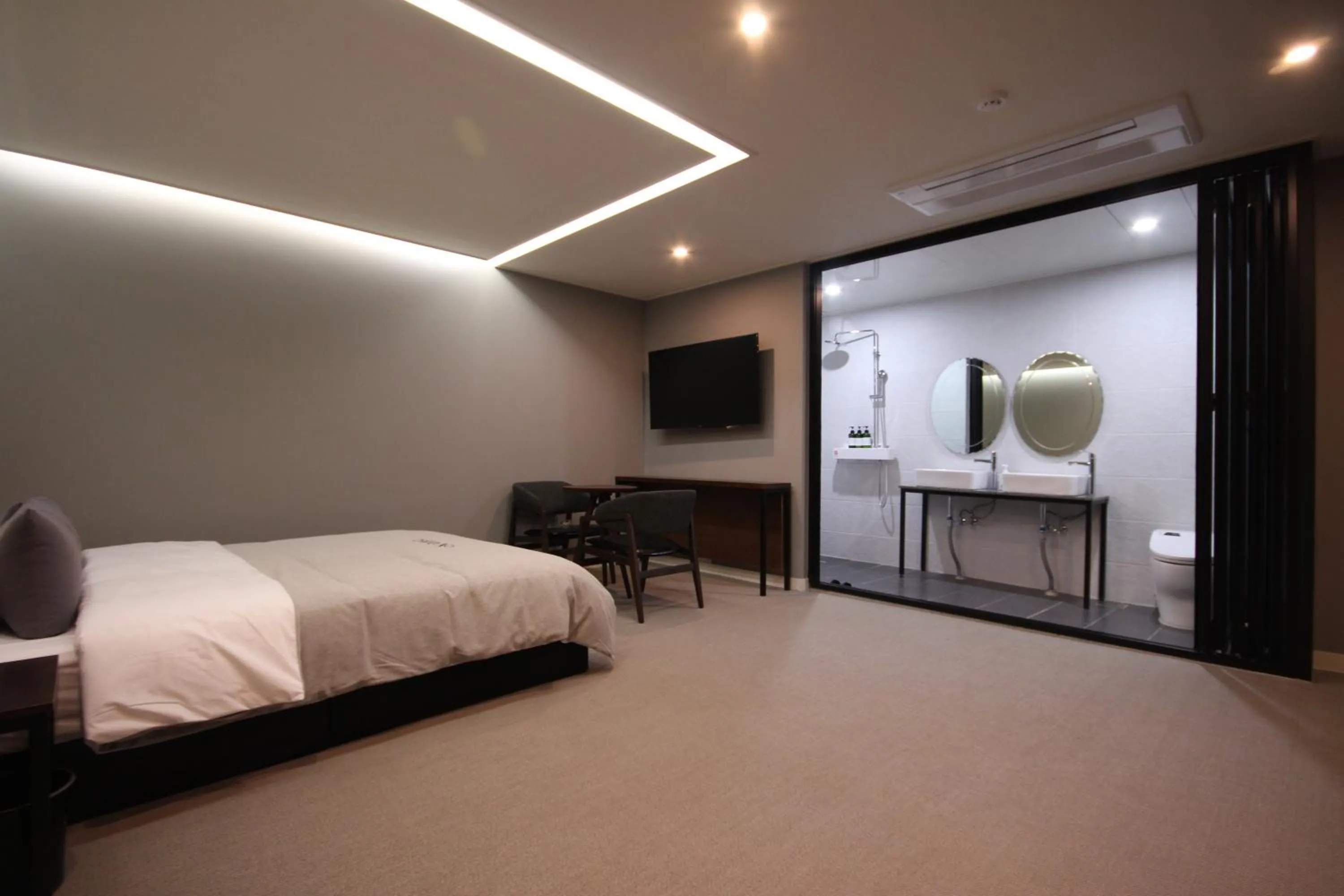 Bed in Busan Station Dino Hotel