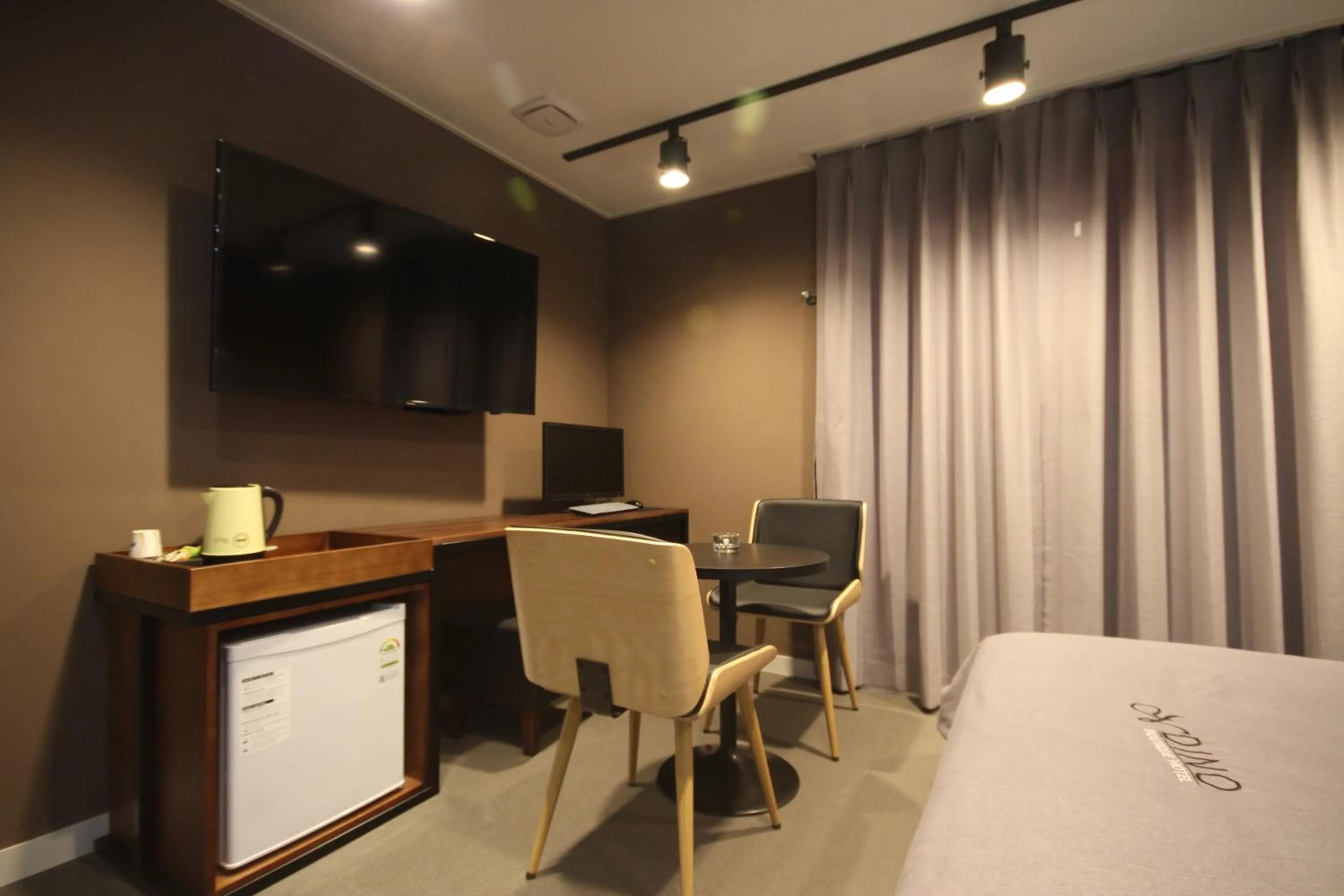 Bedroom, Bed in Busan Station Dino Hotel