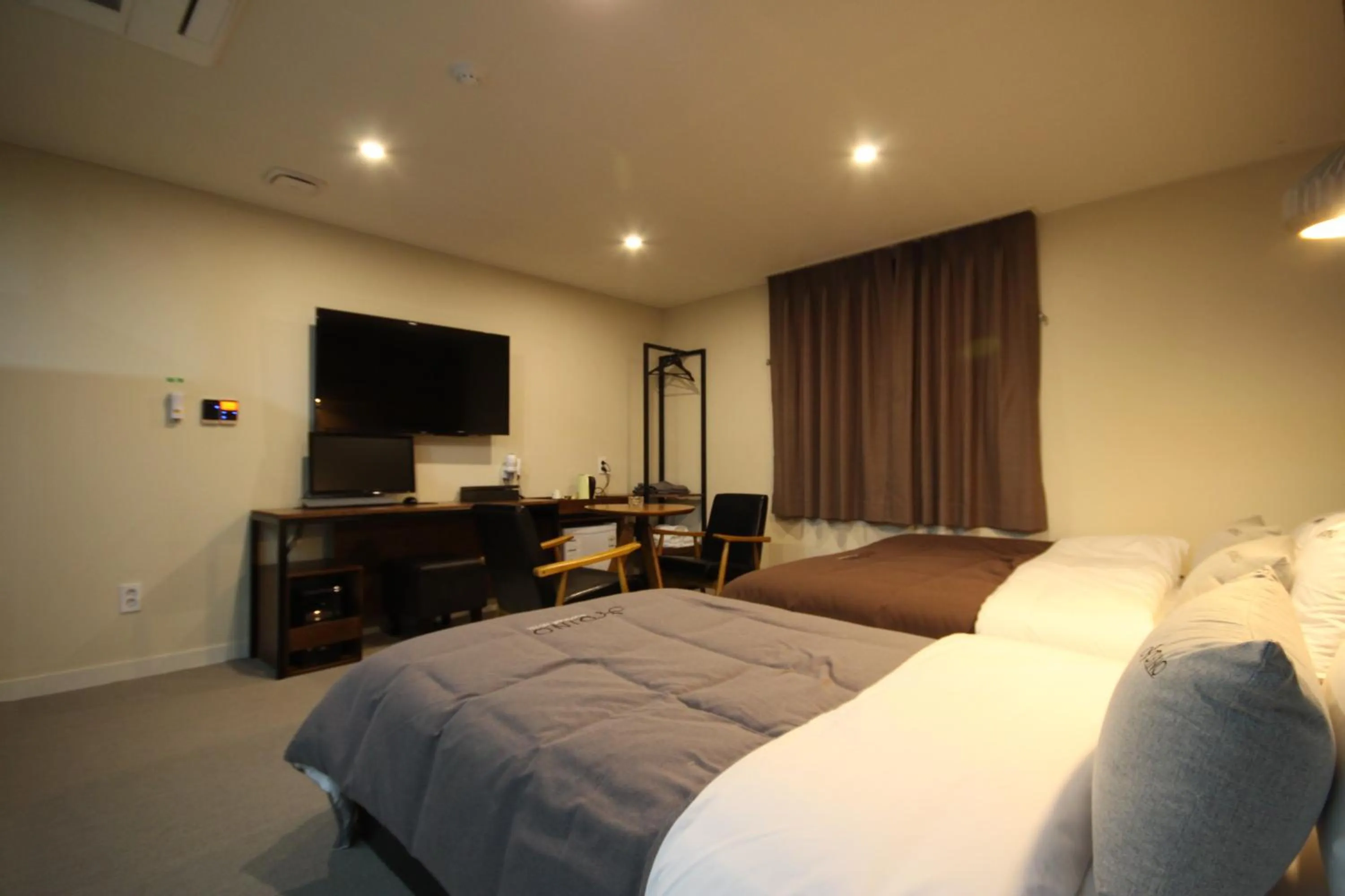 TV and multimedia, Bed in Busan Station Dino Hotel