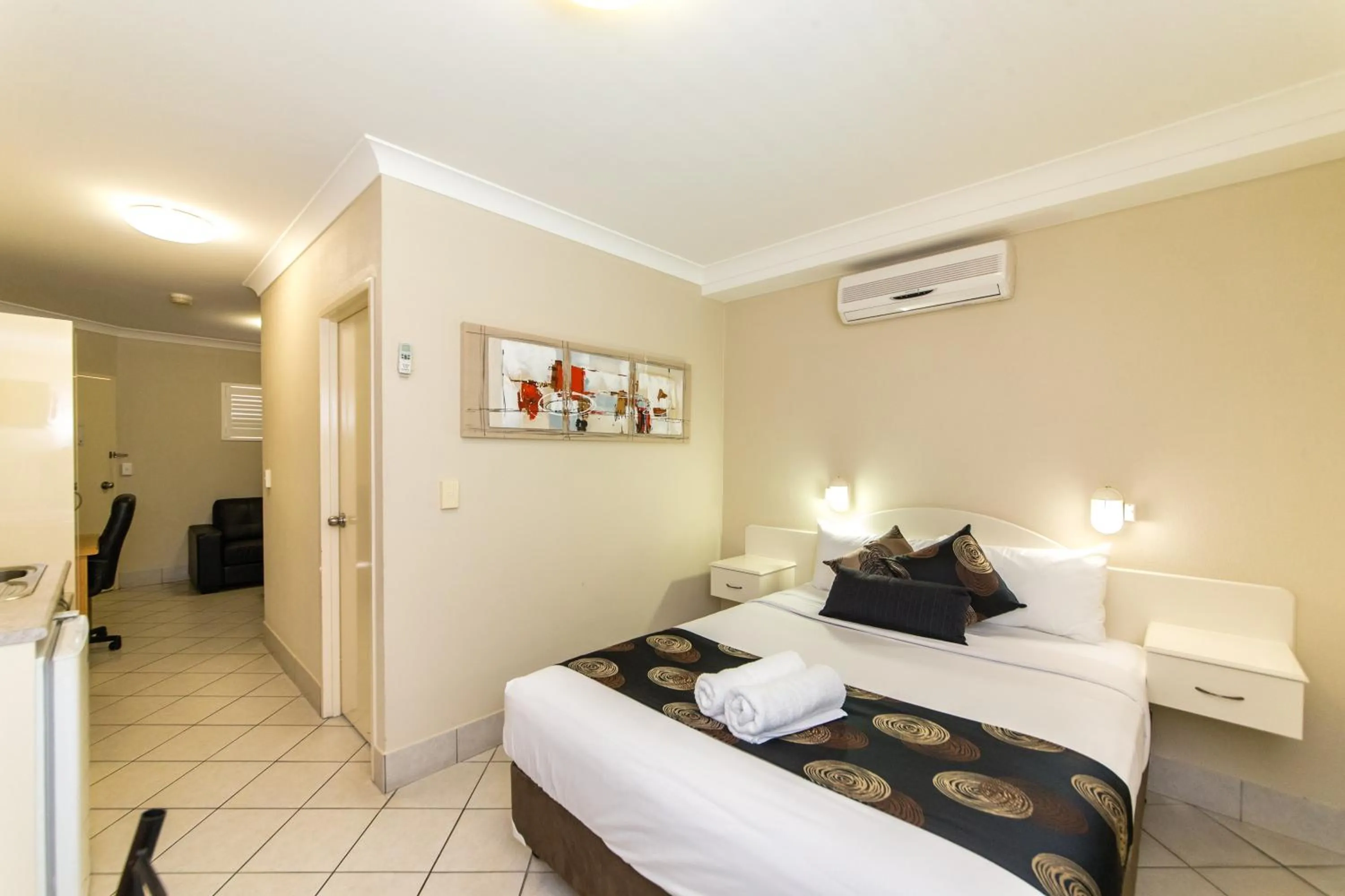 Bed in Villa Capri Motel