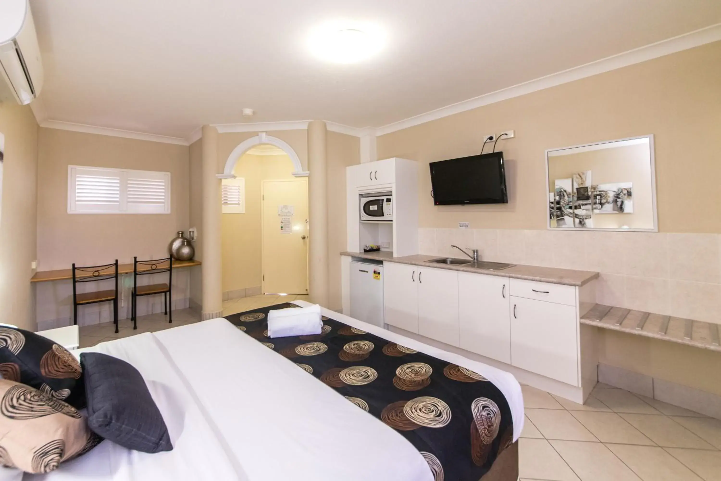 King Suite with Spa Bath in Villa Capri Motel King Suite with Spa Bath in Villa Capri Motel