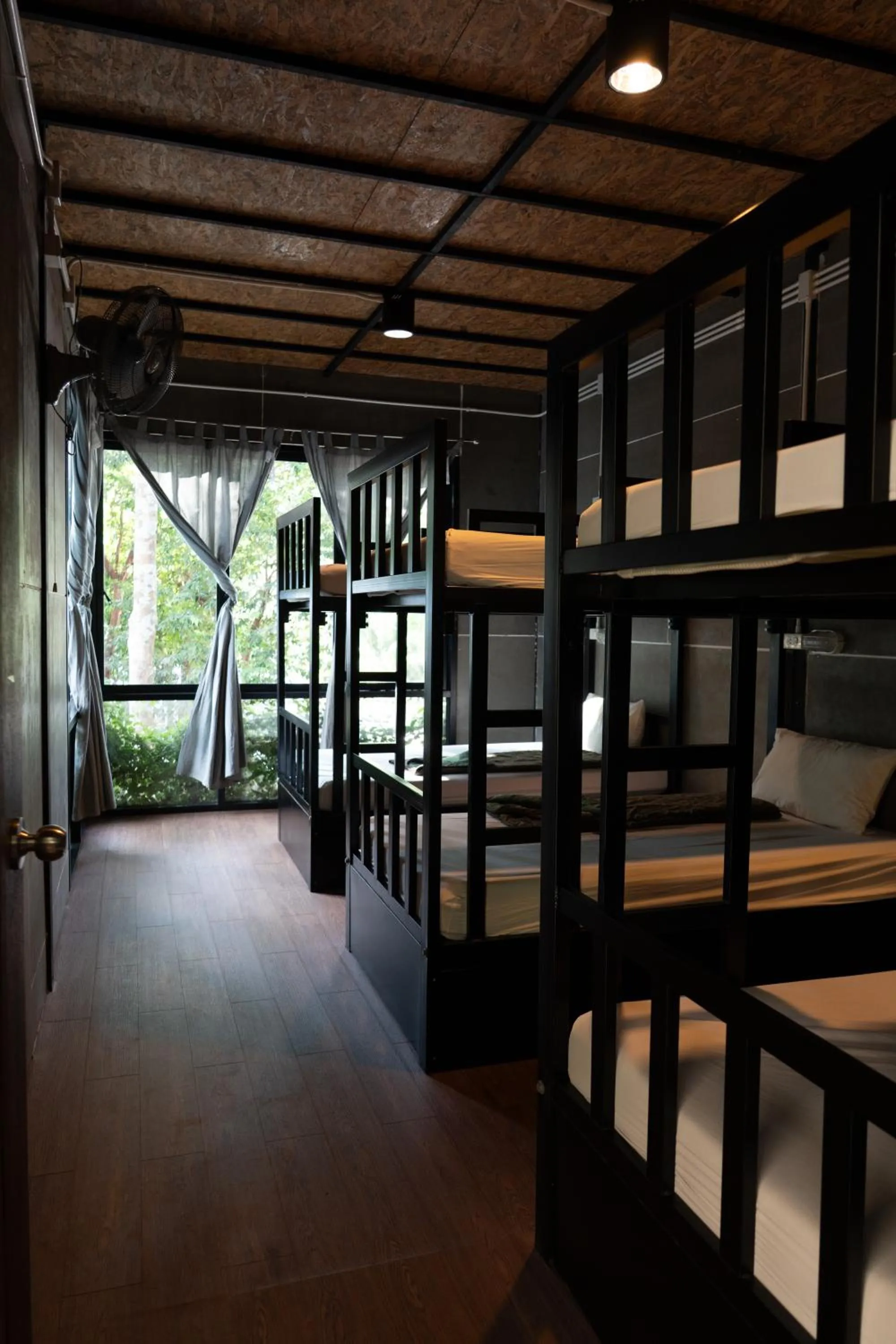 Bedroom, Bed in Blanco Hostel Lanta 18 to 35