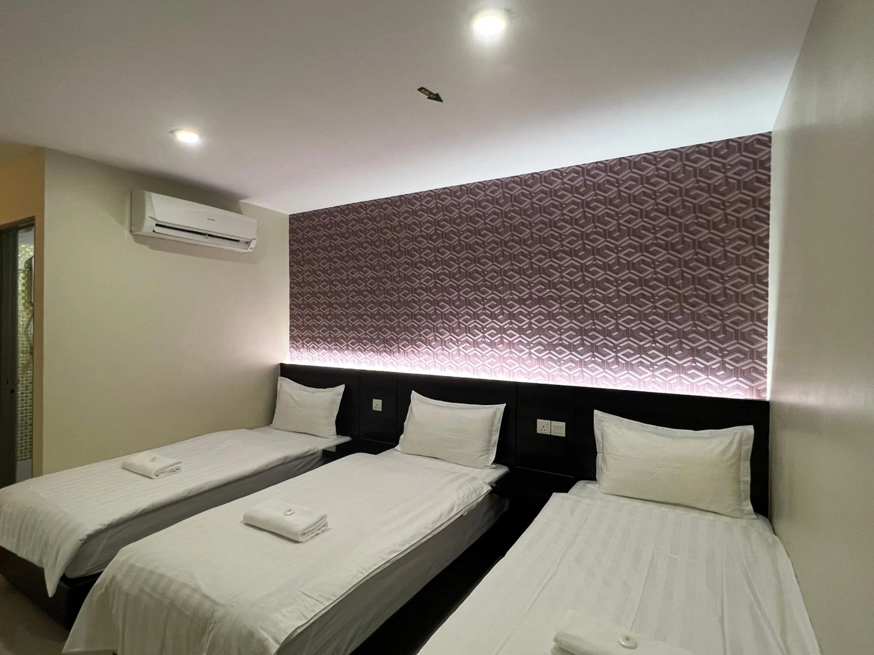 Bed in Pekan Auto City Budget Hotel