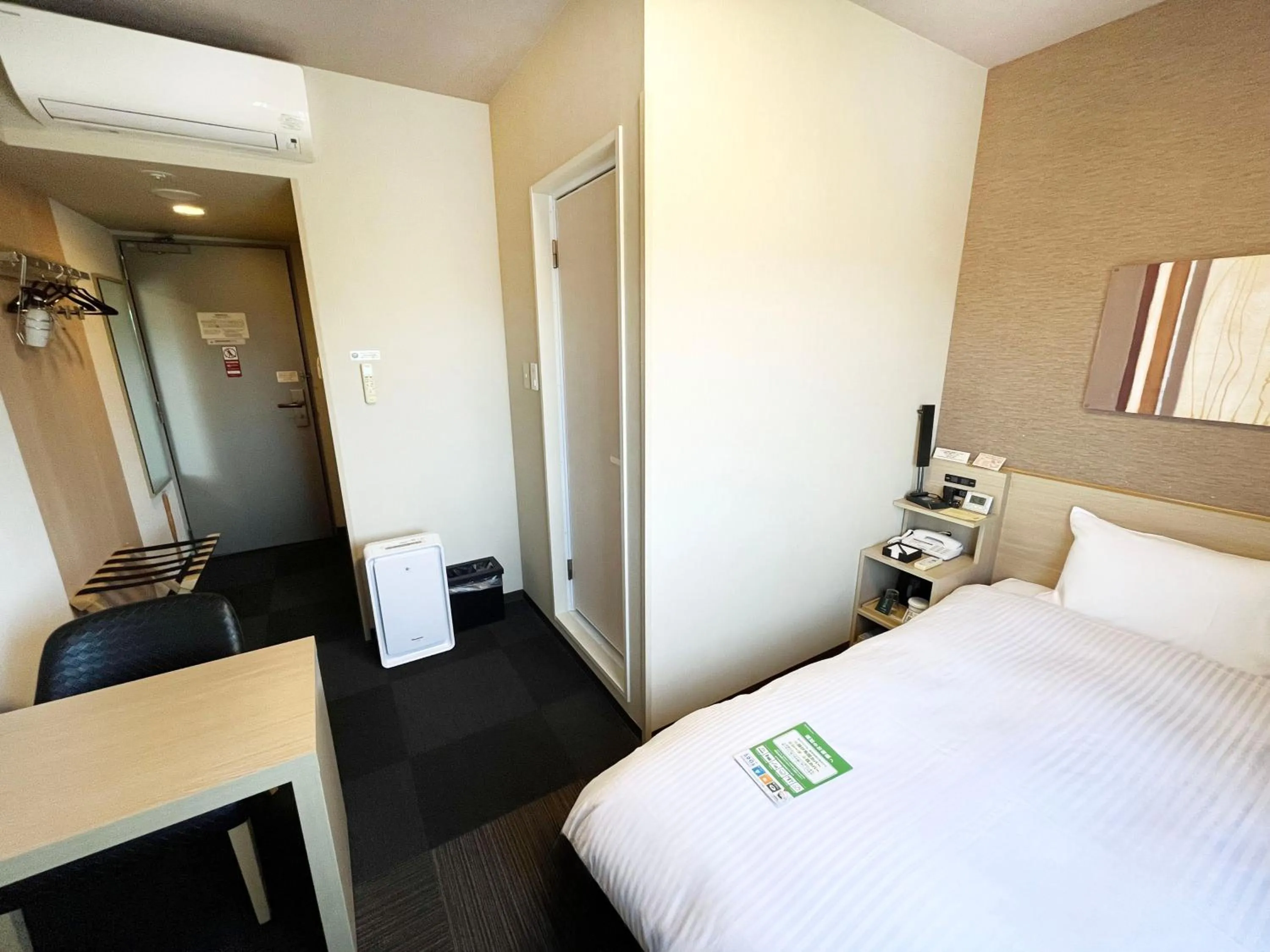 Bedroom, Bed in Hotel Route-Inn Higashiomi Yokaichi Ekimae