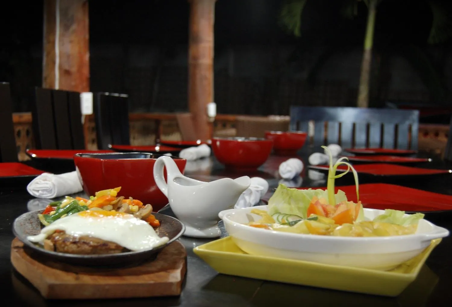 Restaurant/places to eat in Island Tiki Paradise Resort