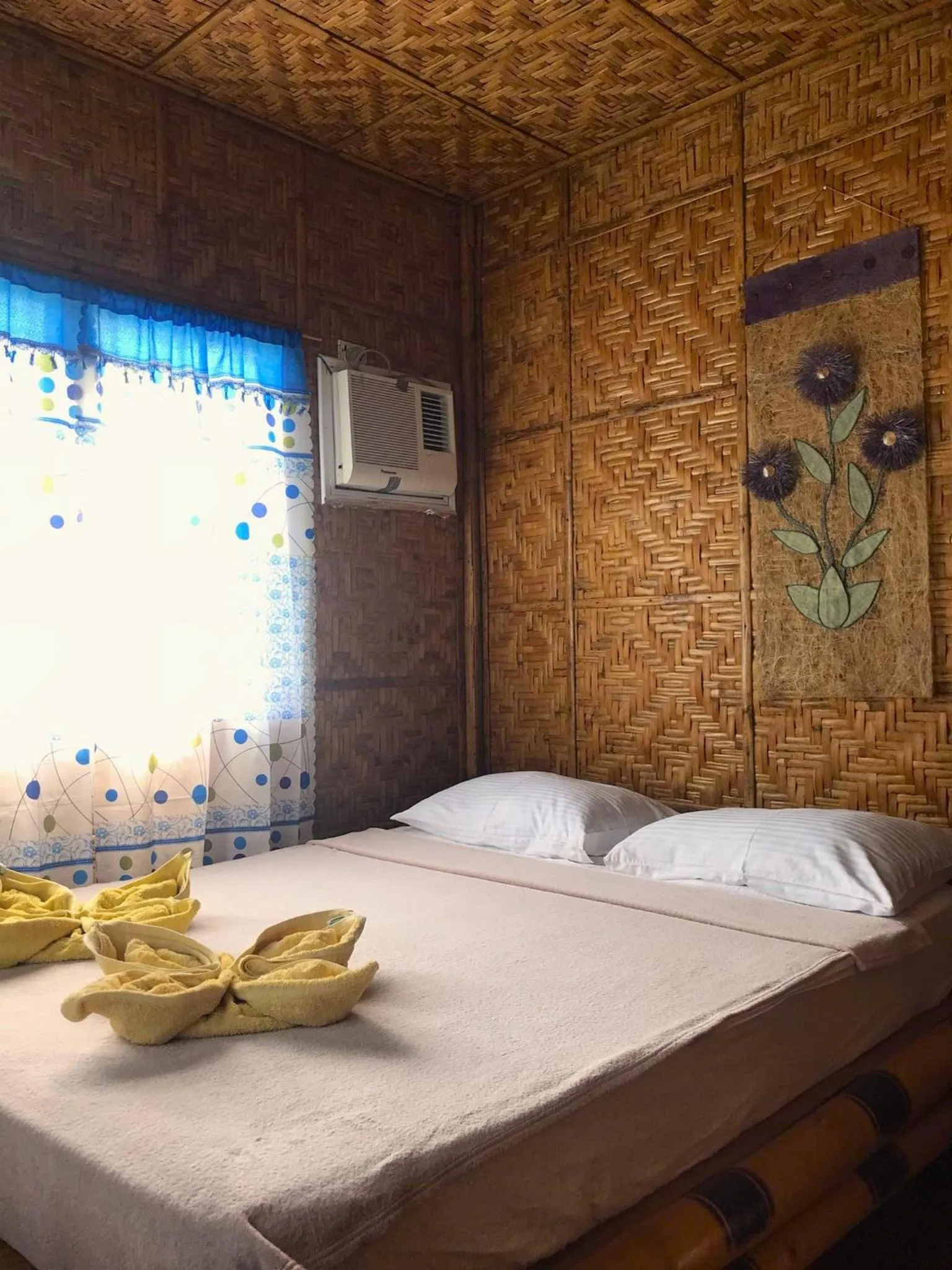 Bed in Island Tiki Paradise Resort