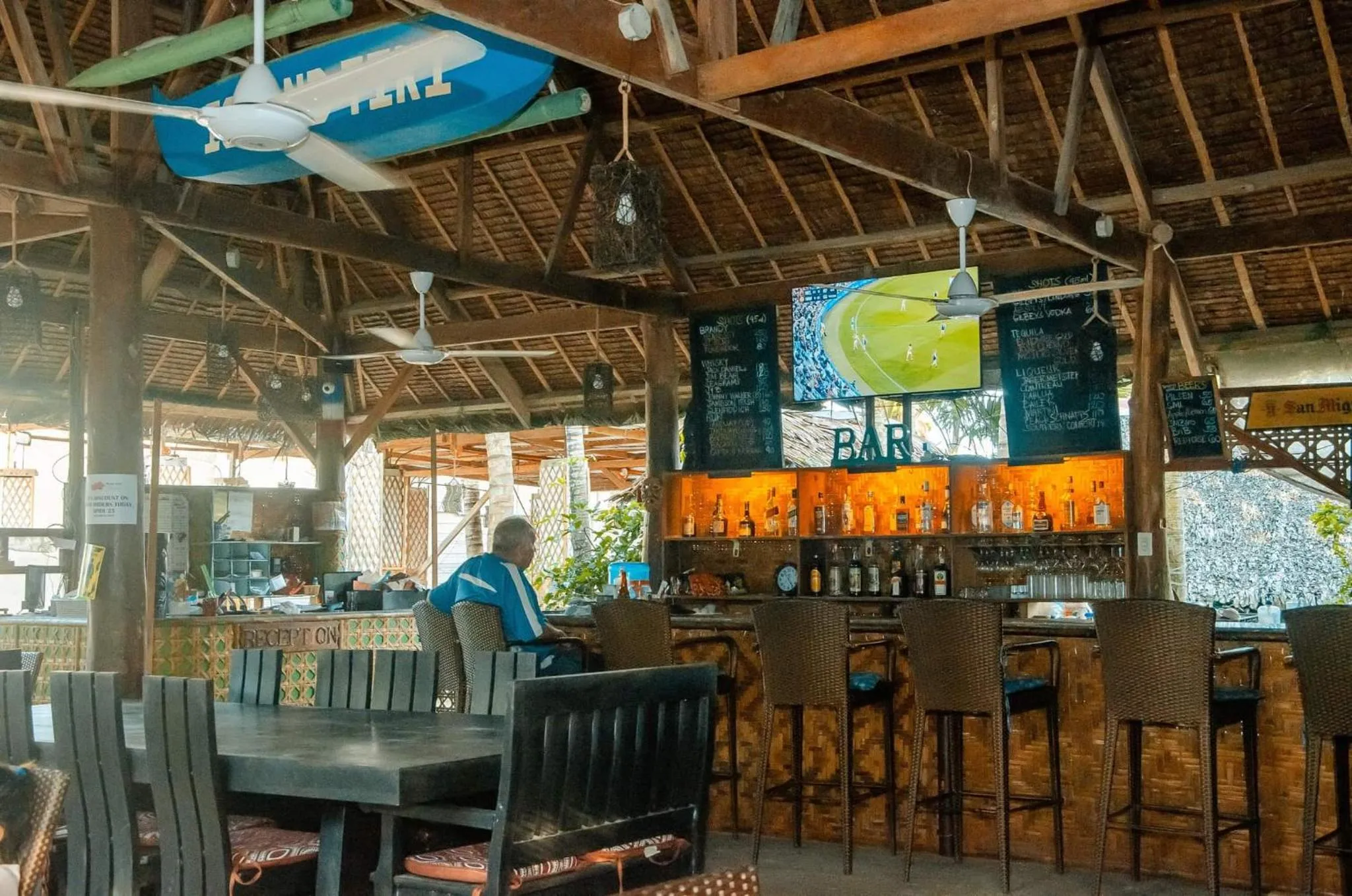 Restaurant/places to eat in Island Tiki Paradise Resort
