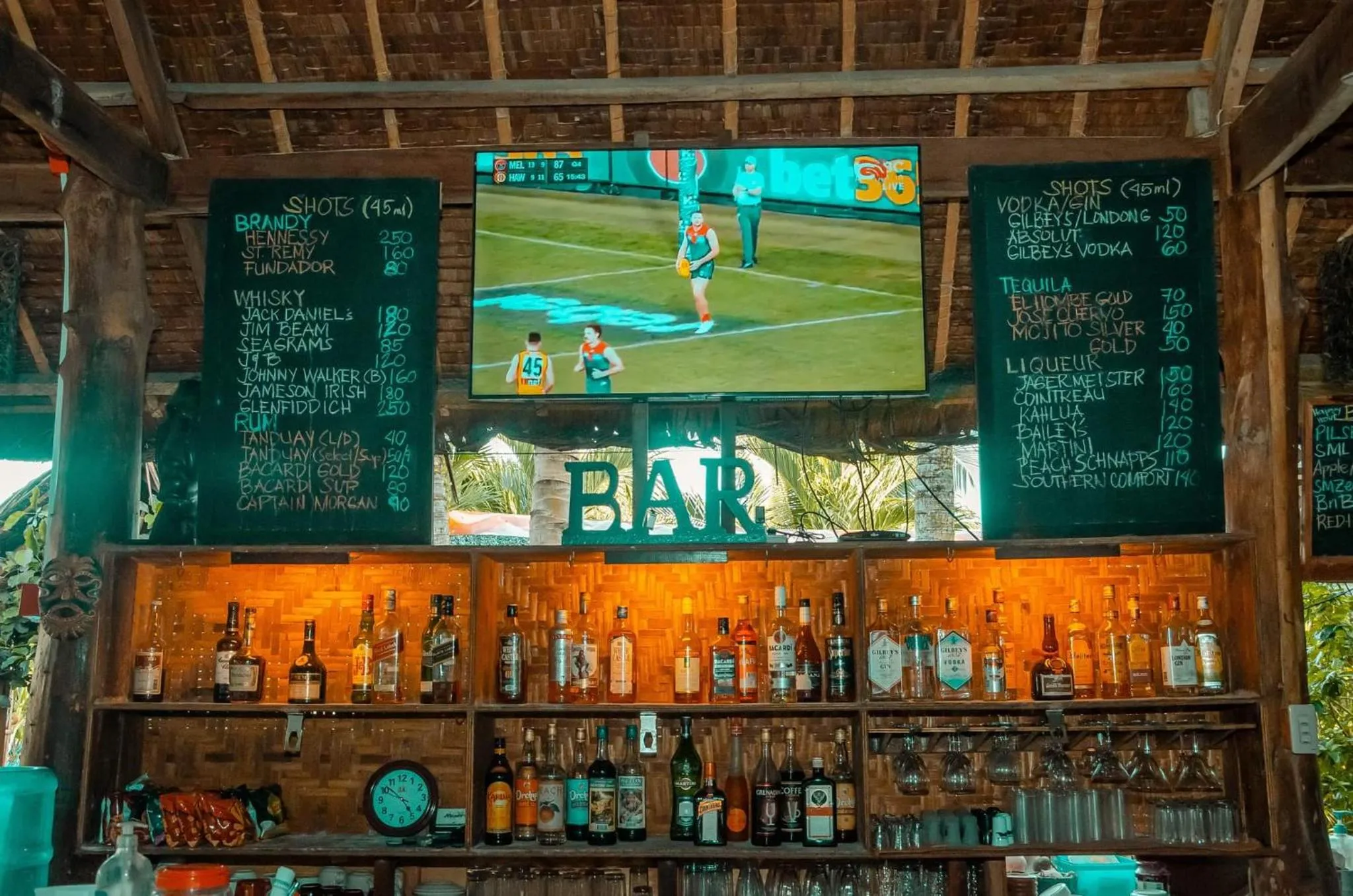 Restaurant/places to eat in Island Tiki Paradise Resort