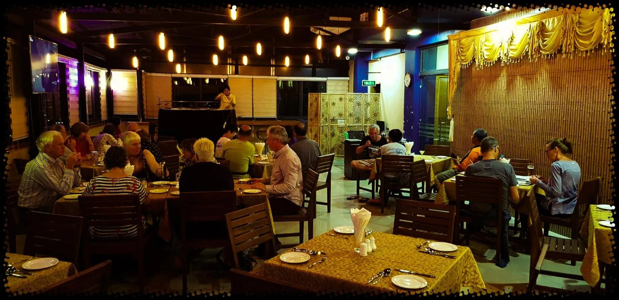 Restaurant/places to eat in The Hotel Nova