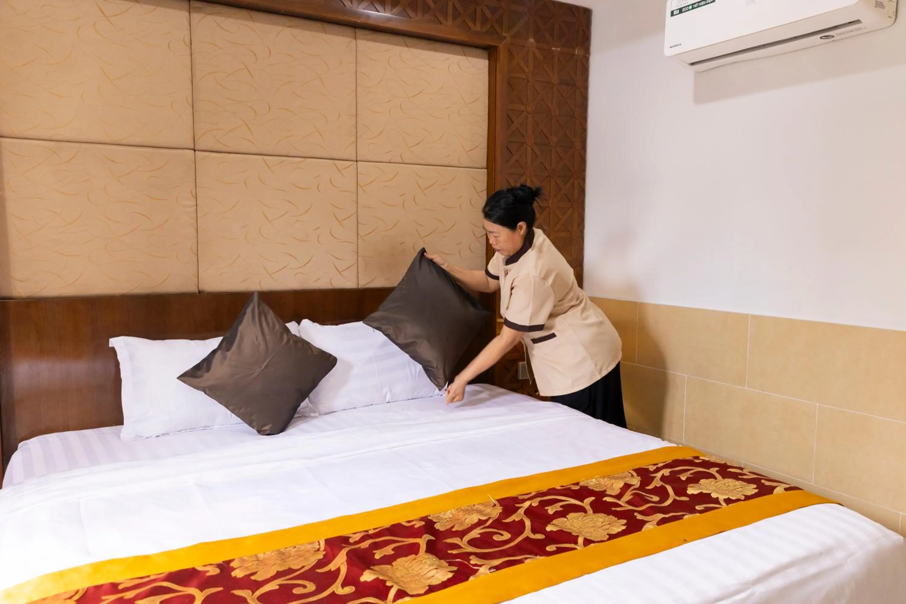 Bed in Hoang Anh Star Boutique Hotel