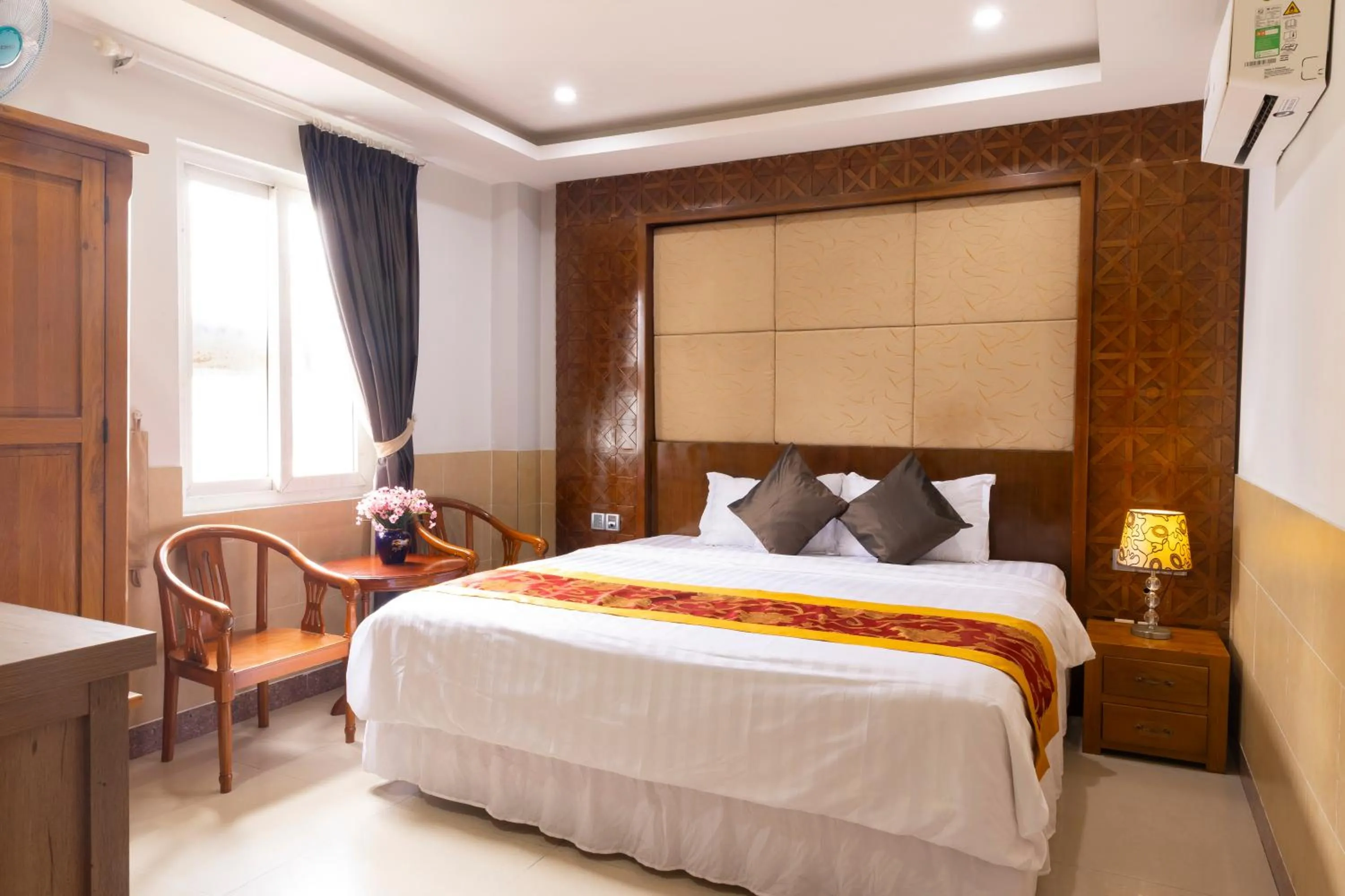 Bed in Hoang Anh Star Boutique Hotel