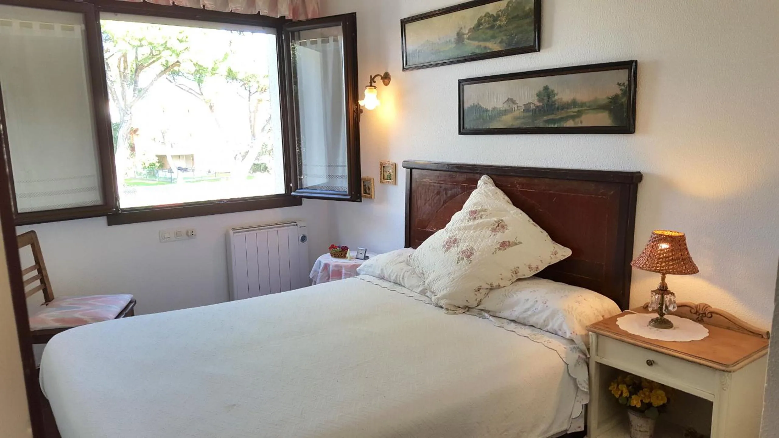 Bed in Villa Prat Xirlo